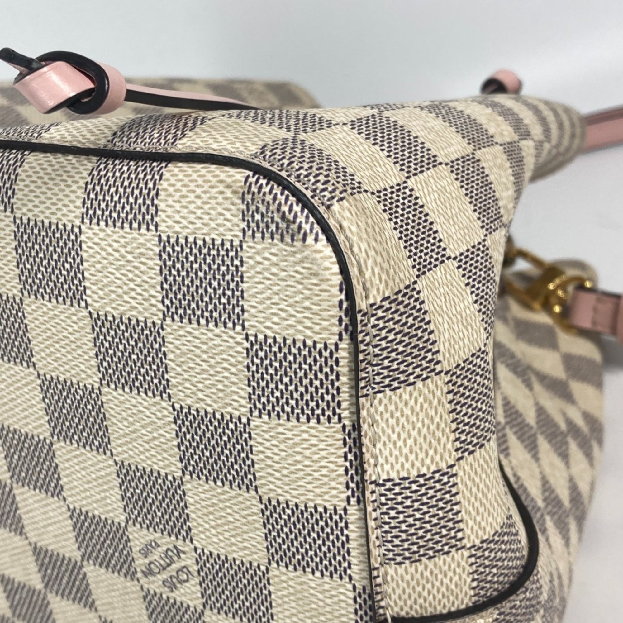 Louis Vuitton Damier Azur Pink White Damier Azur Shoulder Bag (Pre-Owned)