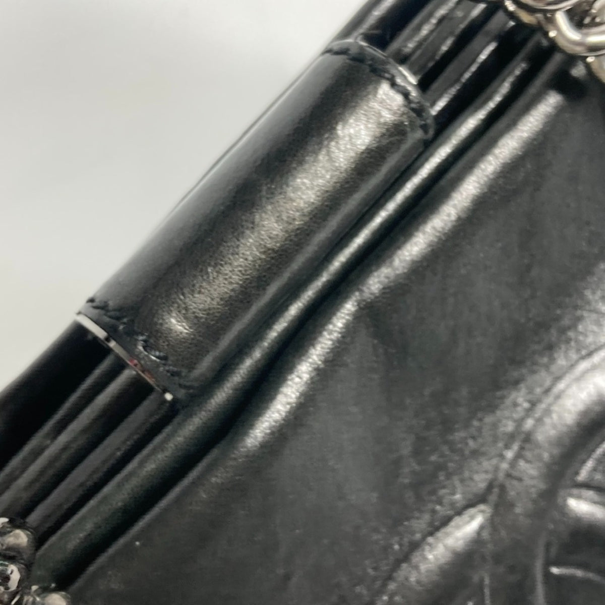 Chanel Black Leather Shoulder Bag (Pre-Owned)