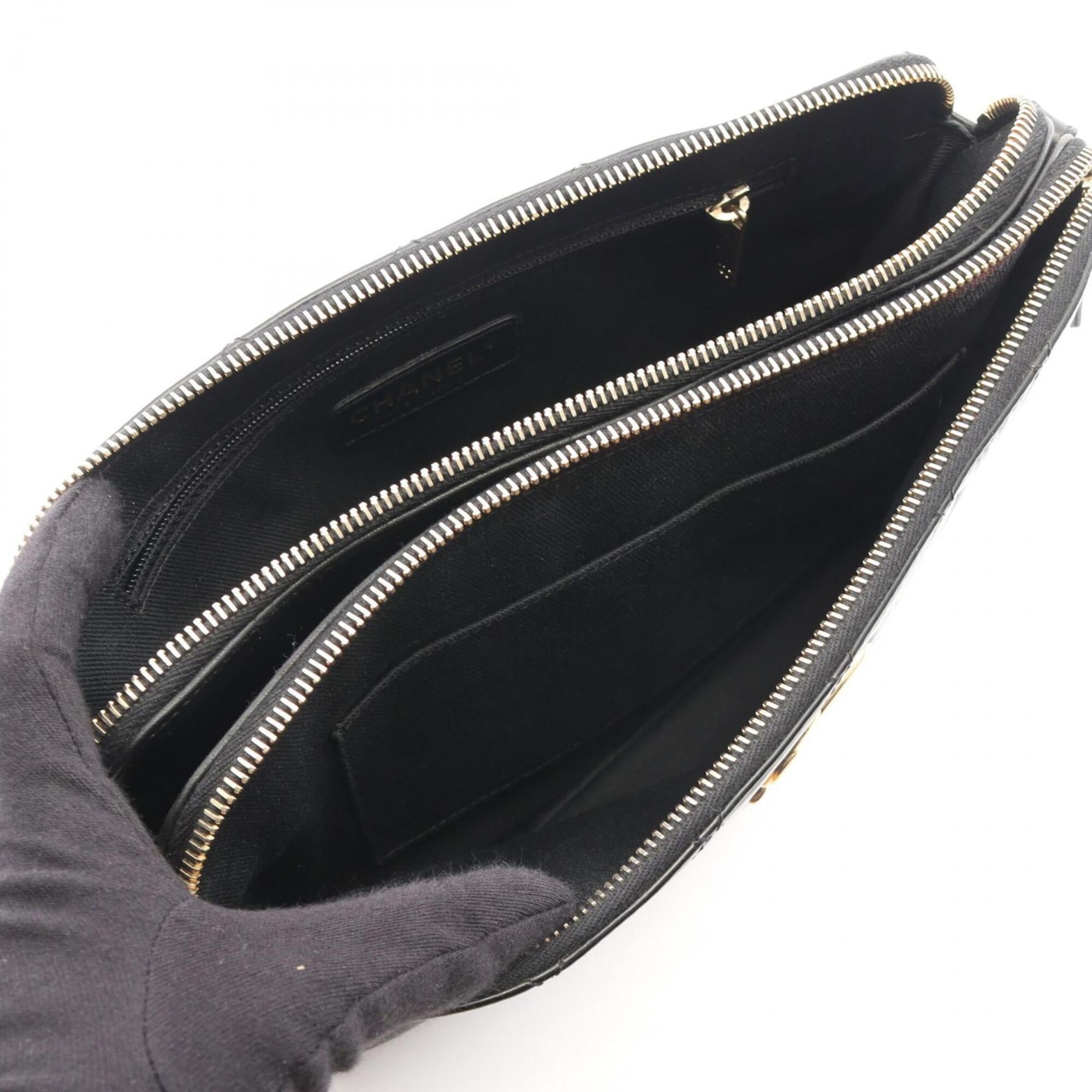 Chanel Black Patent Leather Handbag Shoulder Bag (Pre-Owned)