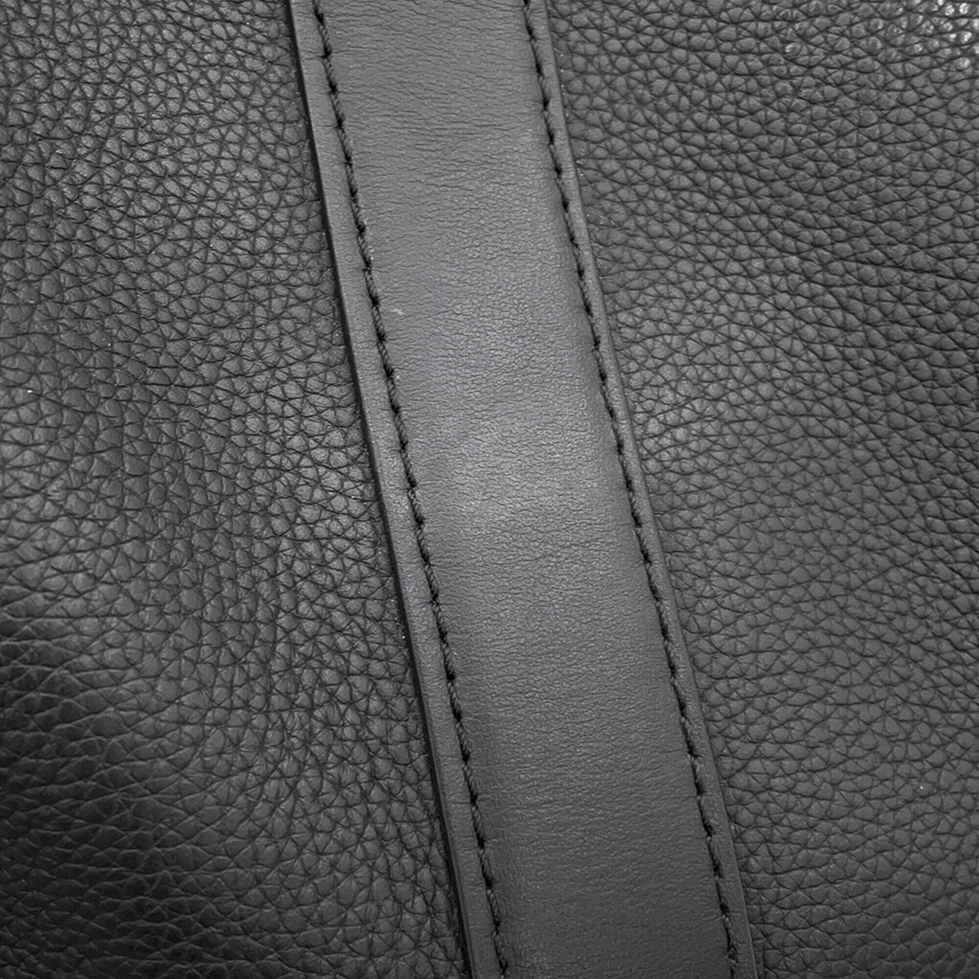 Louis Vuitton Noir Leather Shoulder Bag (Pre-Owned)