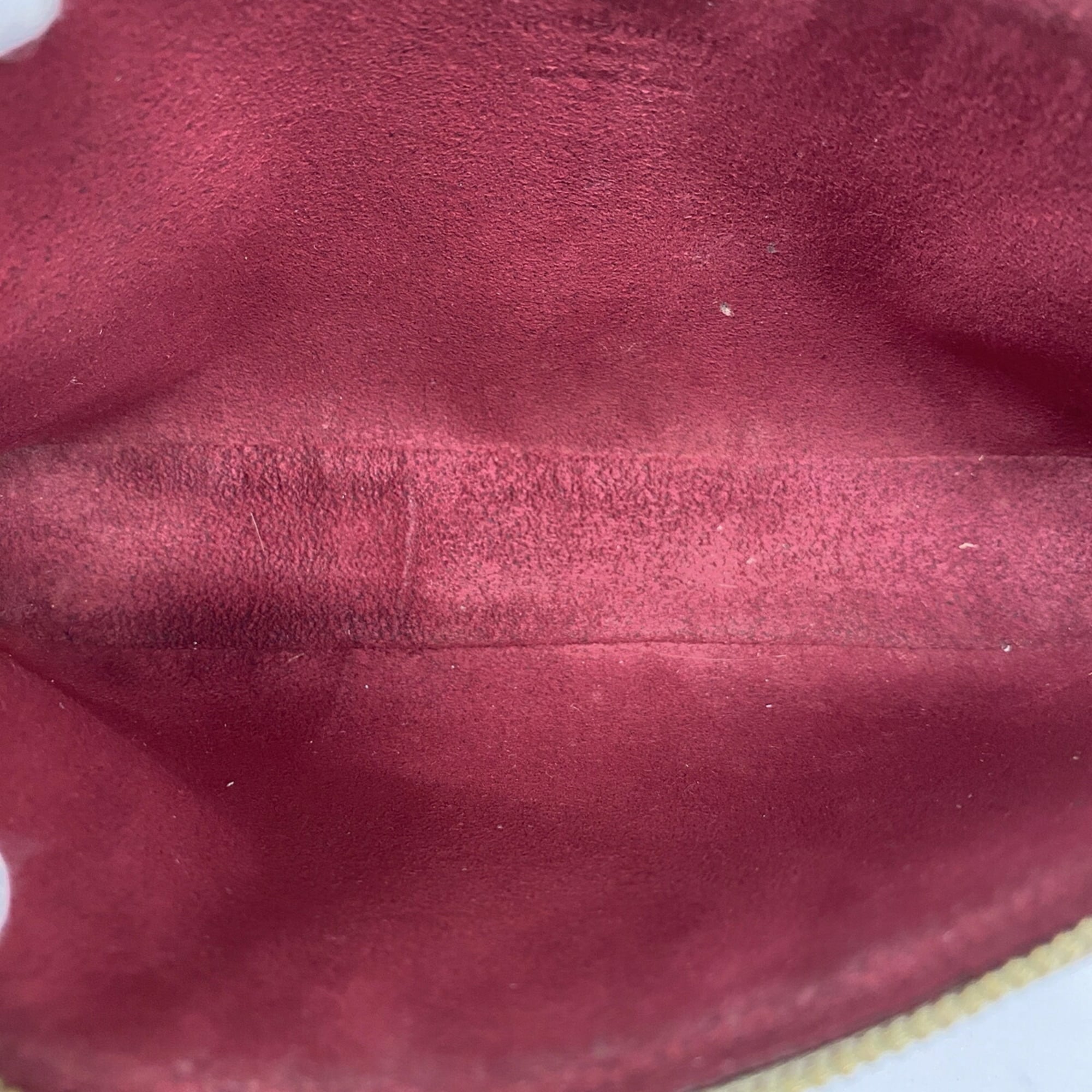 Louis Vuitton Blanc Pouch (Pre-Owned)