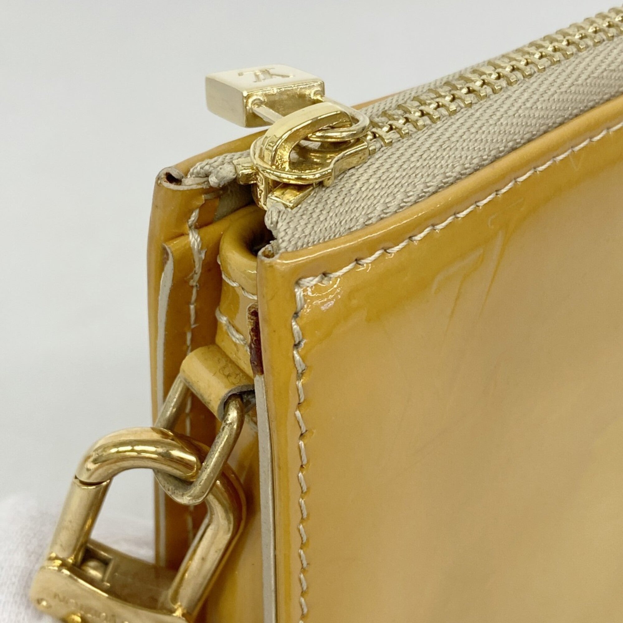 Louis Vuitton Beige Pouch (Pre-Owned)