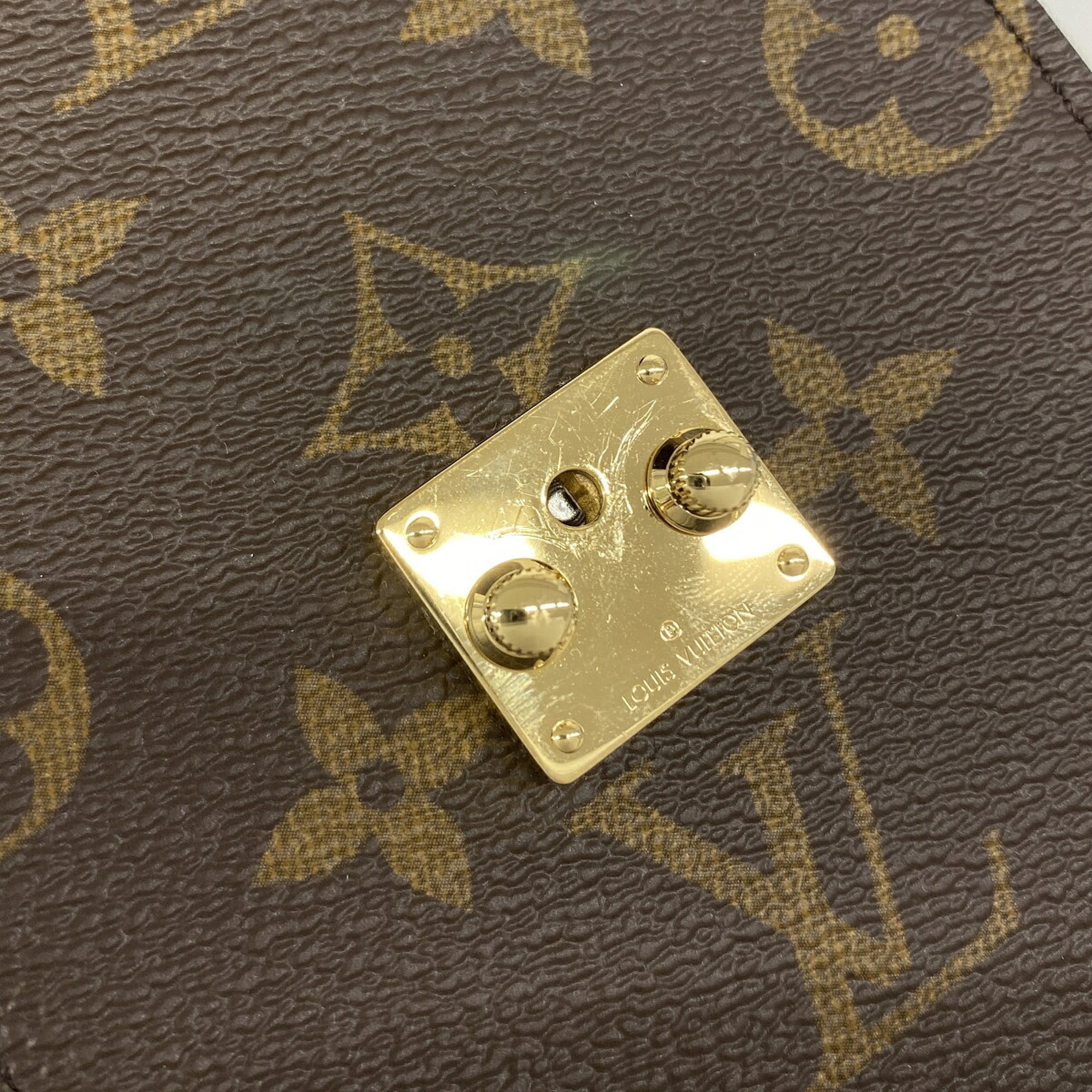 Louis Vuitton Brown Shoulder Bag (Pre-Owned)
