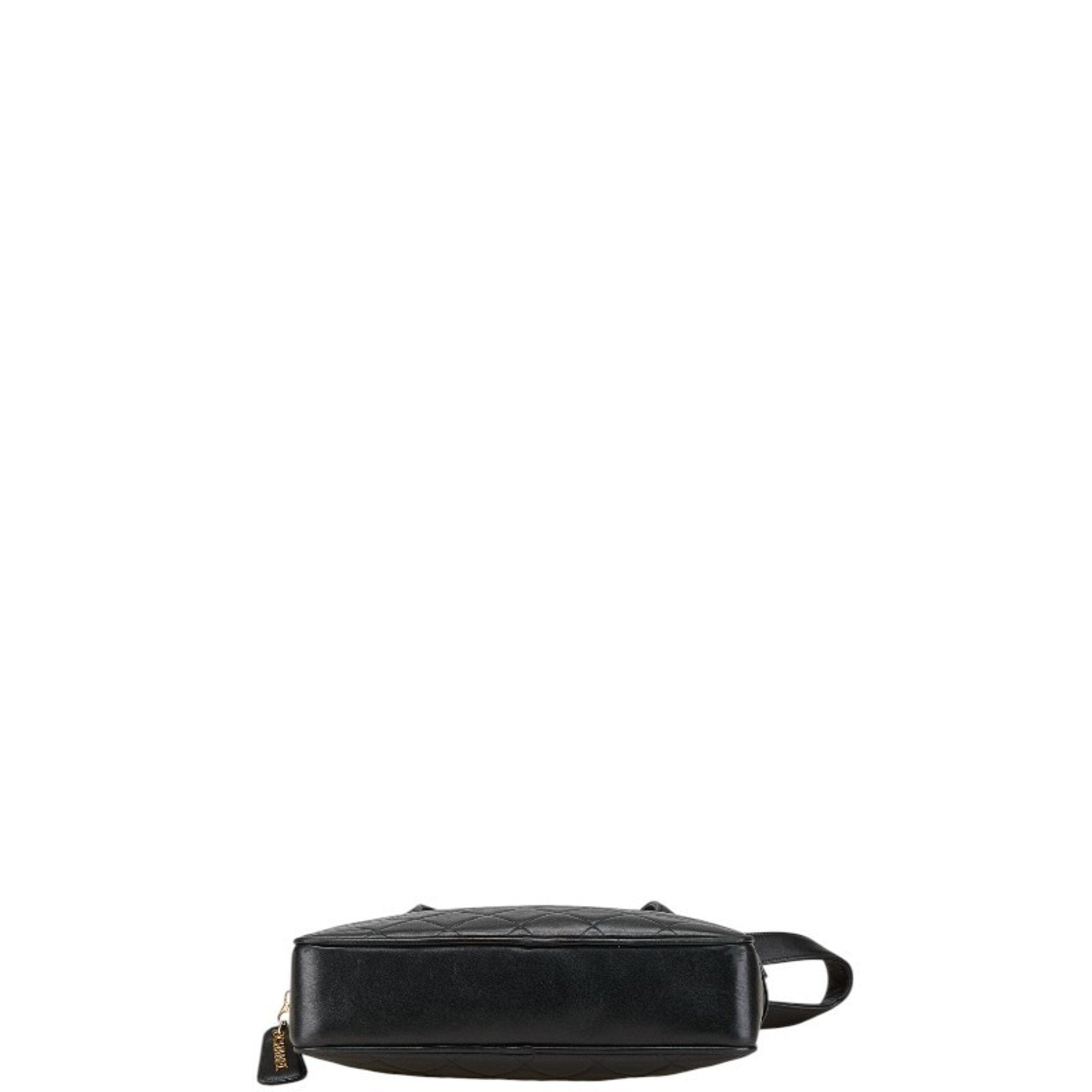 Chanel Black Leather Shoulder Bag (Pre-Owned)
