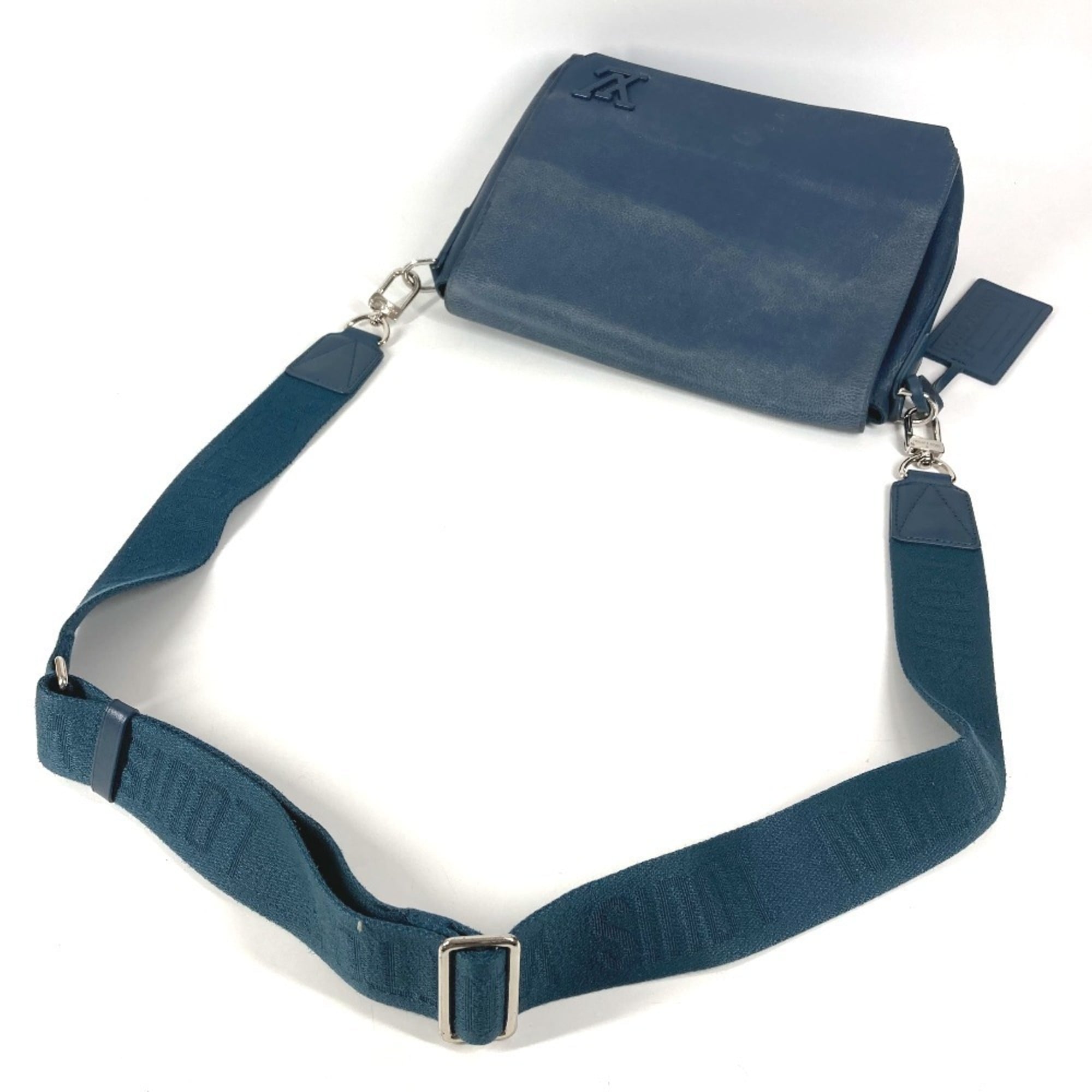 Louis Vuitton Navy Leather Shoulder Bag (Pre-Owned)