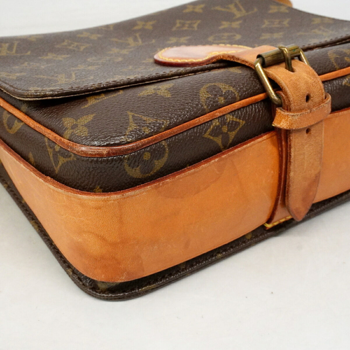 Louis Vuitton Brown Shoulder Bag (Pre-Owned)