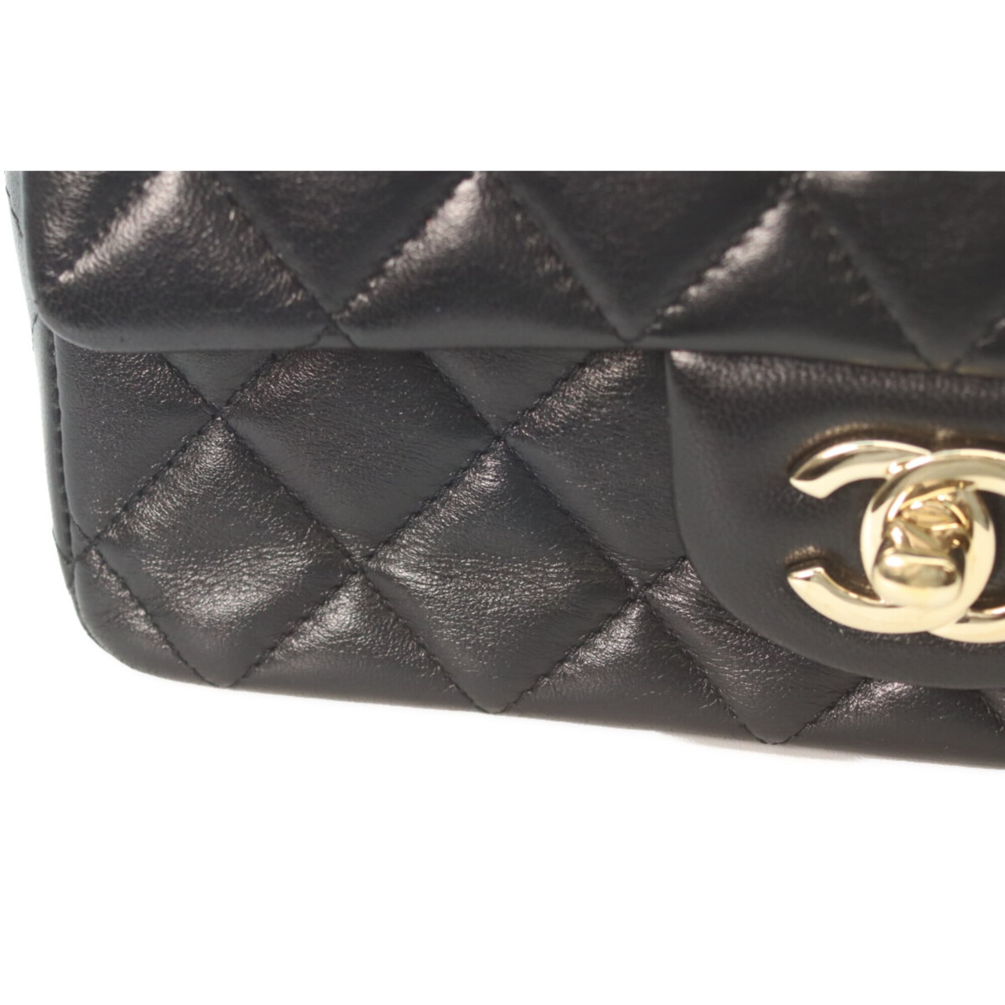 Chanel Black Leather Shoulder Bag (Pre-Owned)
