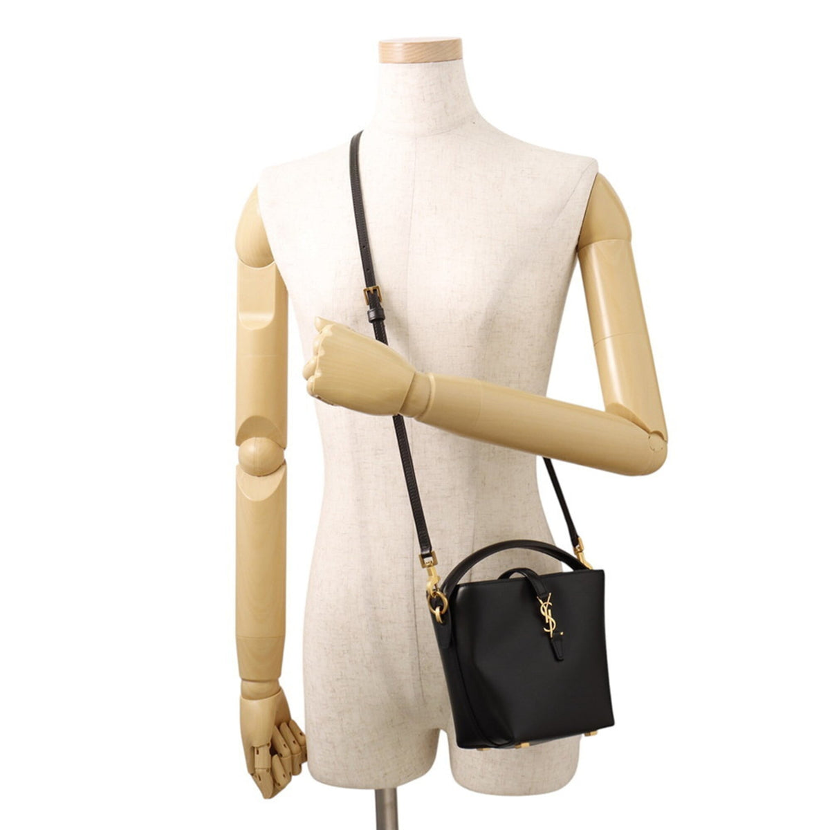 Yves Saint Laurent Black Leather Handbag (Pre-Owned)