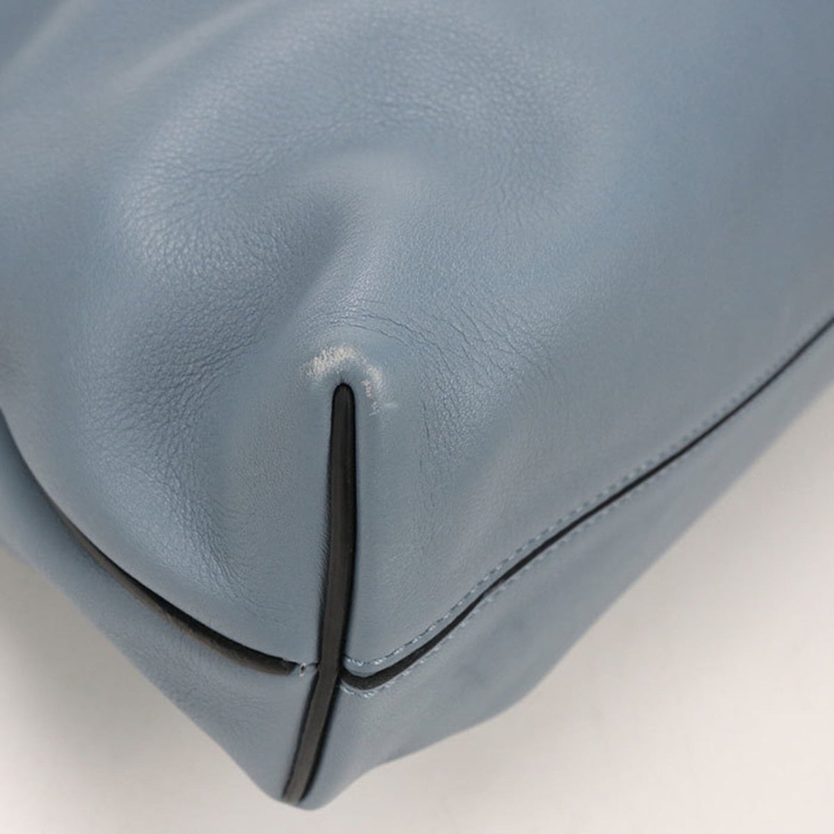 Loewe Blue Leather Shoulder Bag (Pre-Owned)
