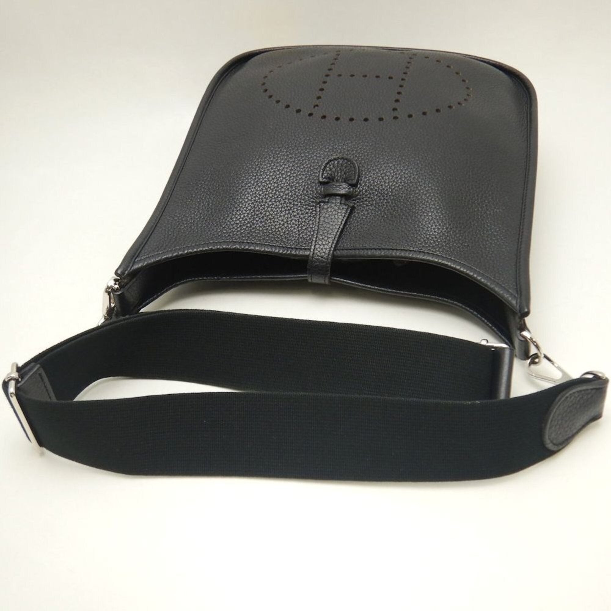 Hermes Evelyne Noir Taurillon Clemence Leather Shoulder Bag (Pre-Owned)