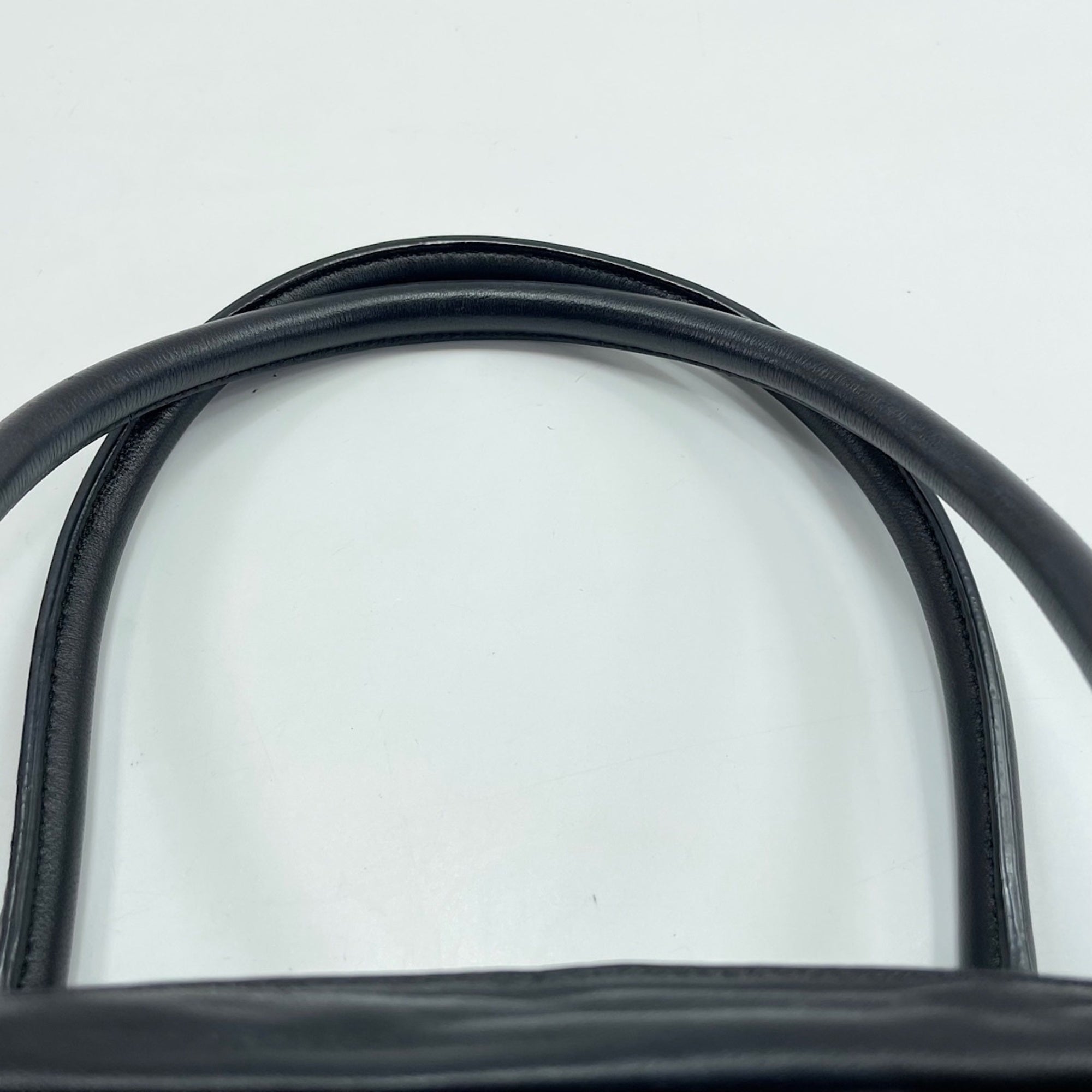 Miu Miu Matelasse Black Handbag (Pre-Owned)