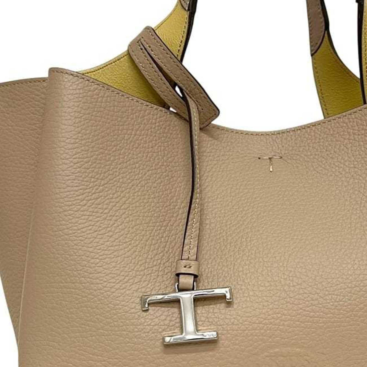 Tod's Beige Yellow Leather Handbag (Pre-Owned)