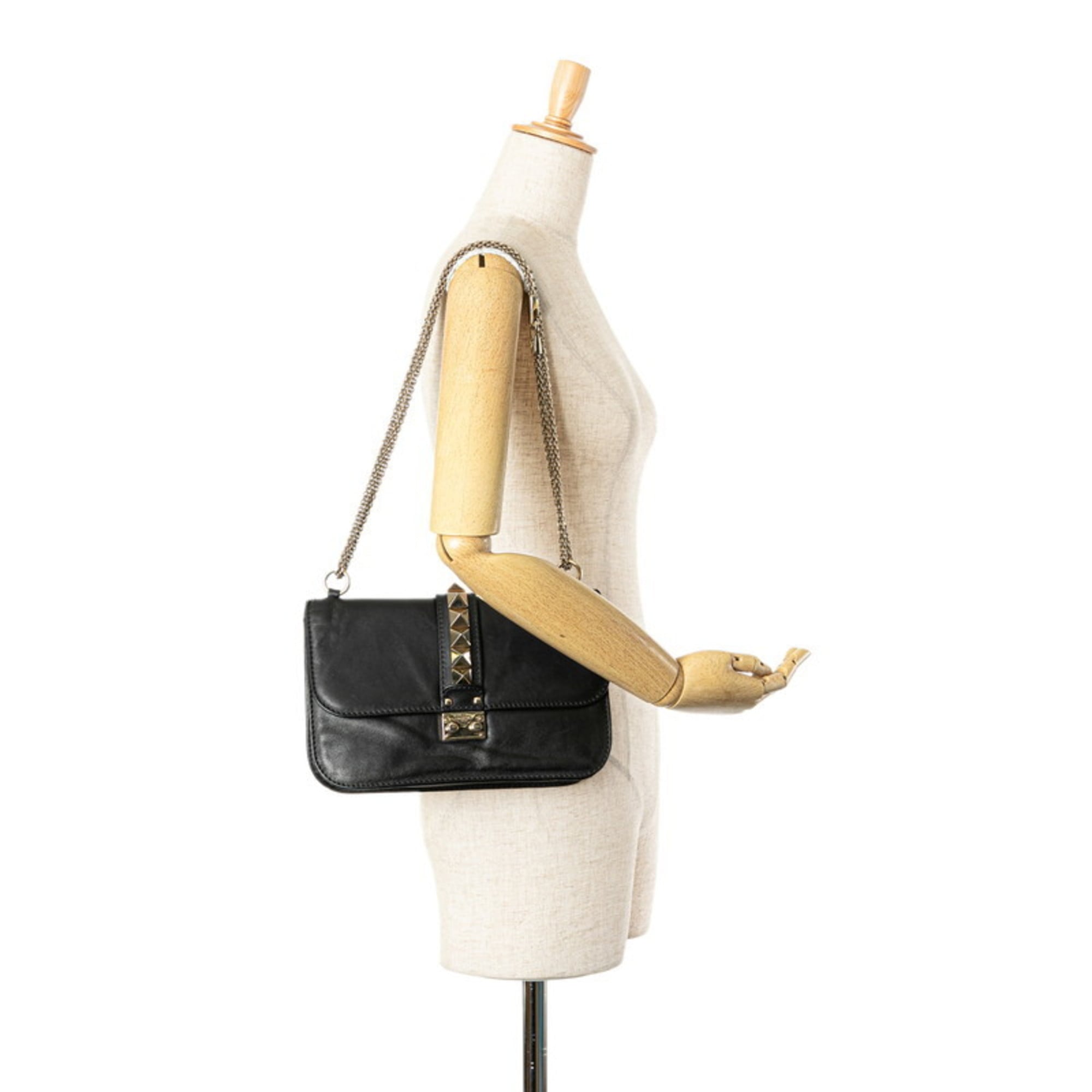 Valentino Black Leather Shoulder Bag (Pre-Owned)