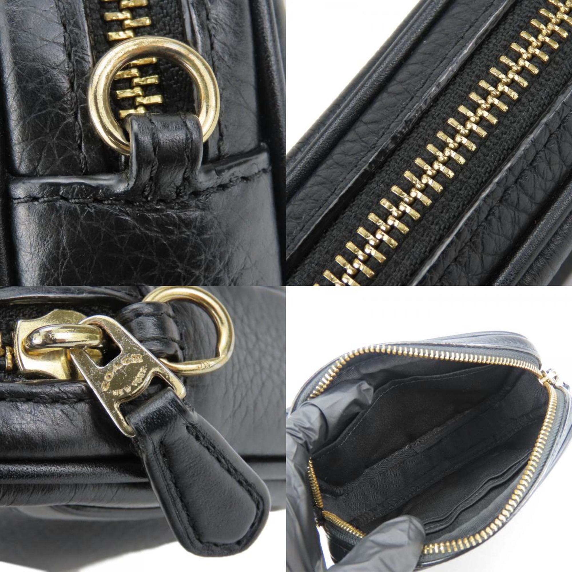 Coach Black Leather Pochette Shoulder Bag (Pre-Owned)
