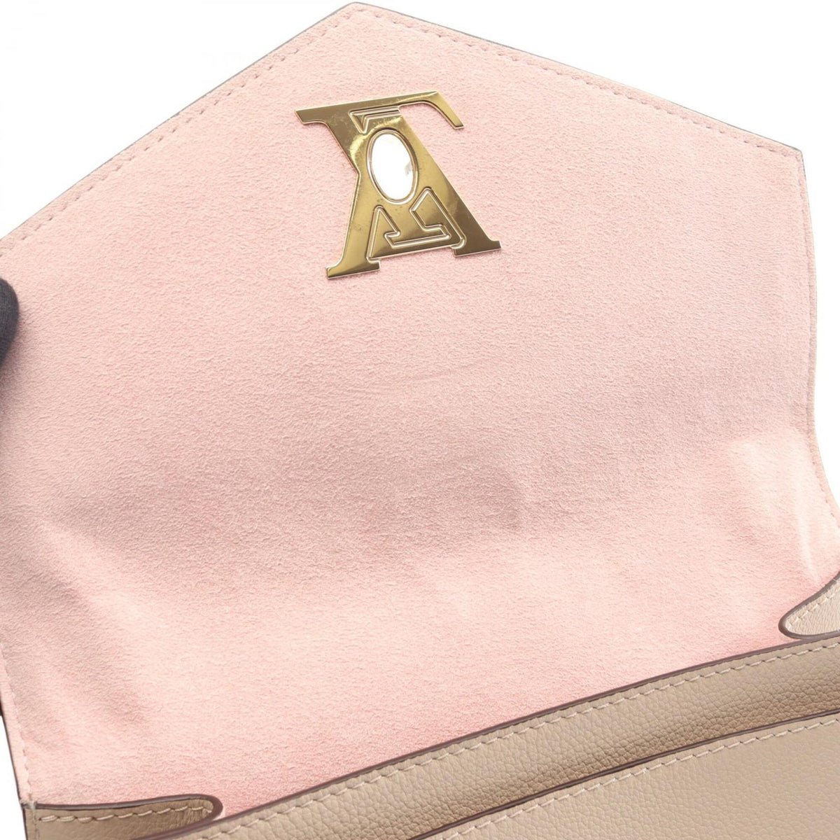 Louis Vuitton Pink Leather Shoulder Bag (Pre-Owned)