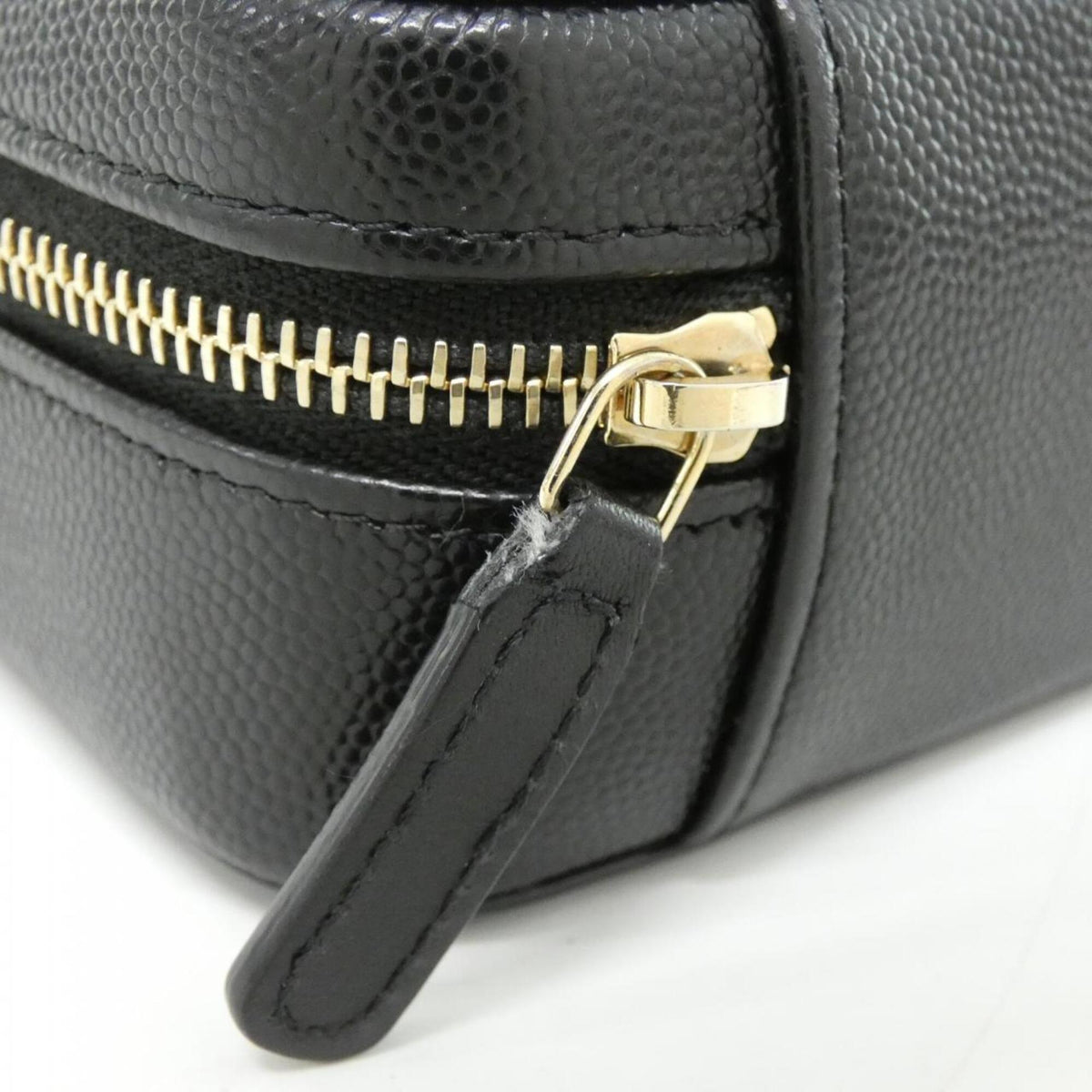 Chanel Black Grained Calfskin Shoulder Bag (Pre-Owned)