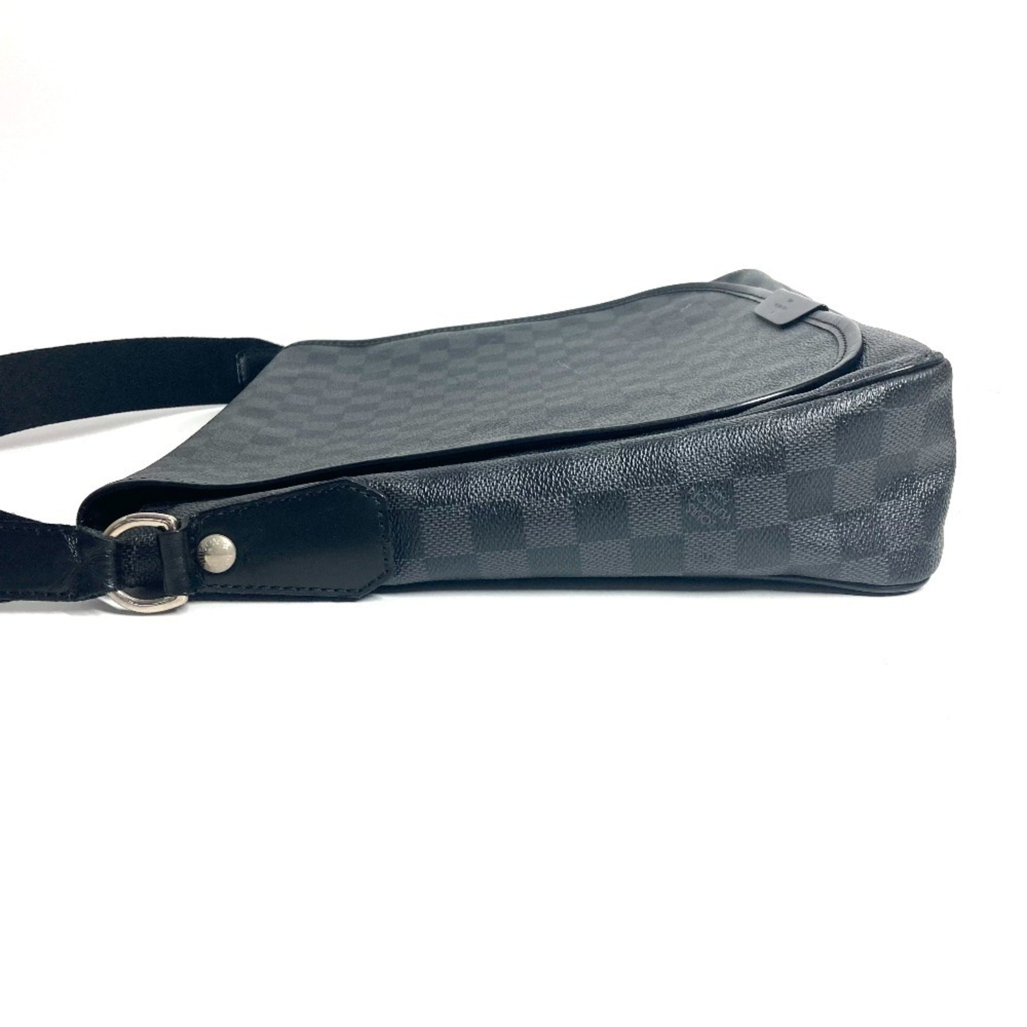 Louis Vuitton Damier Graphite Black Damier Graphite Messenger Bag Shoulder Bag (Pre-Owned)