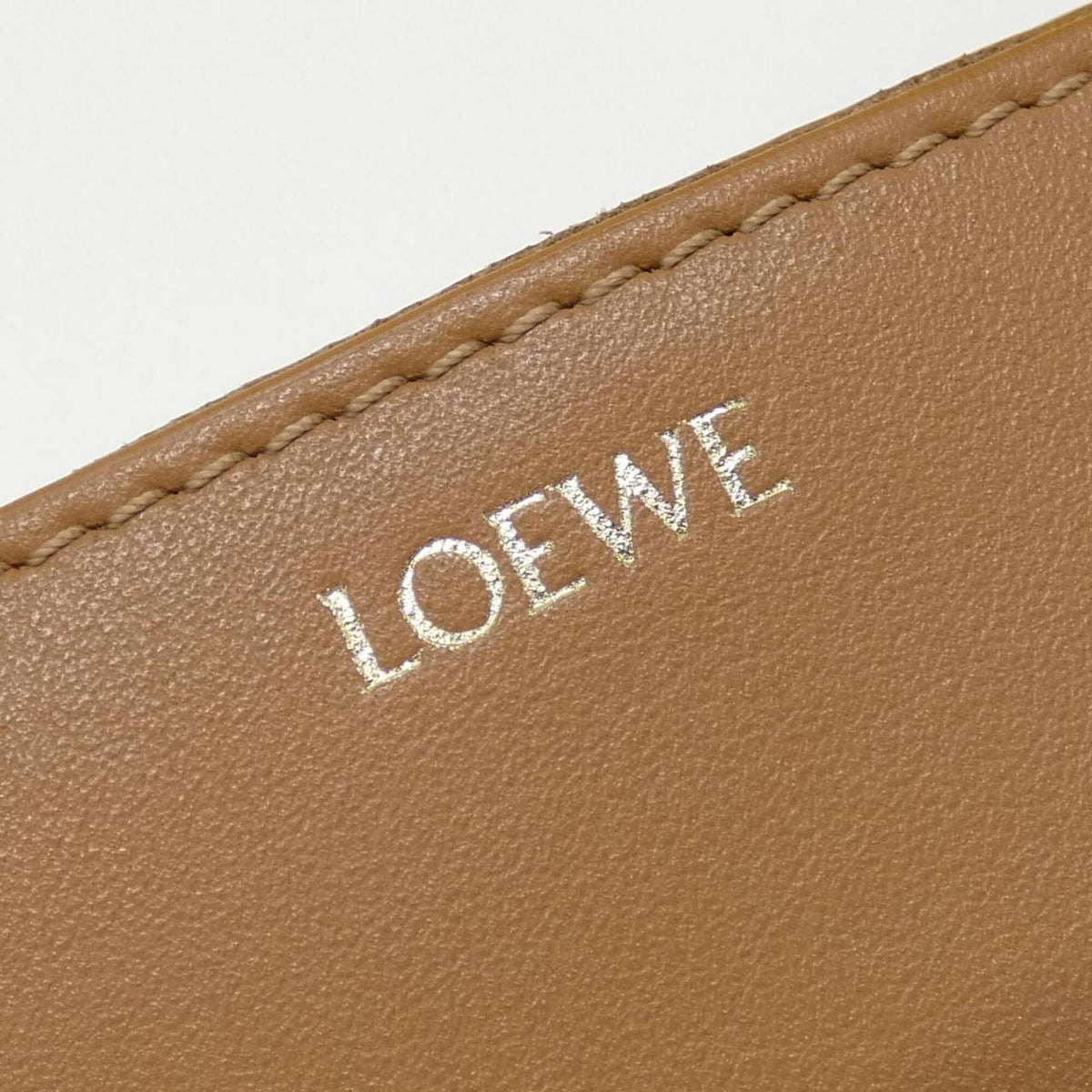 Loewe Brown Leather Handbag (Pre-Owned)