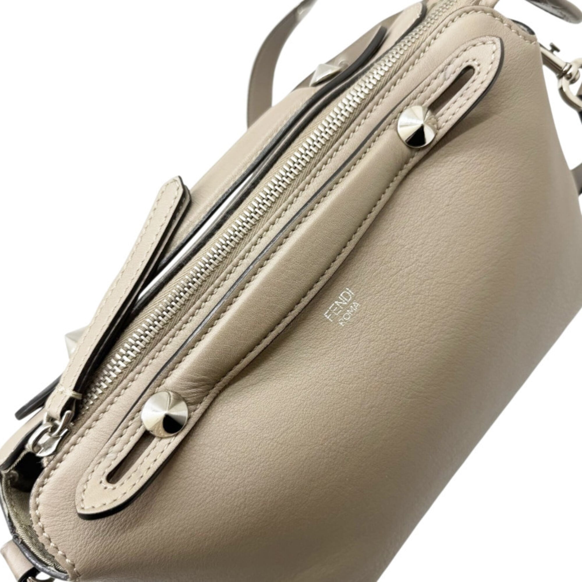 Fendi Grayish Leather Shoulder Bag (Pre-Owned)