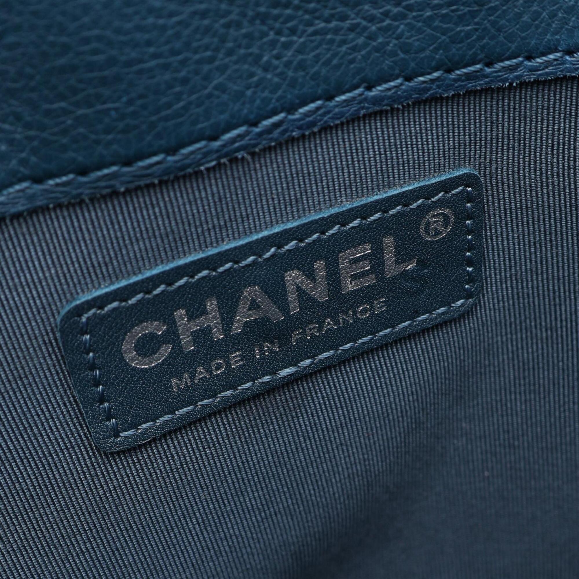 Chanel Green Leather Handbag Shoulder Bag (Pre-Owned)