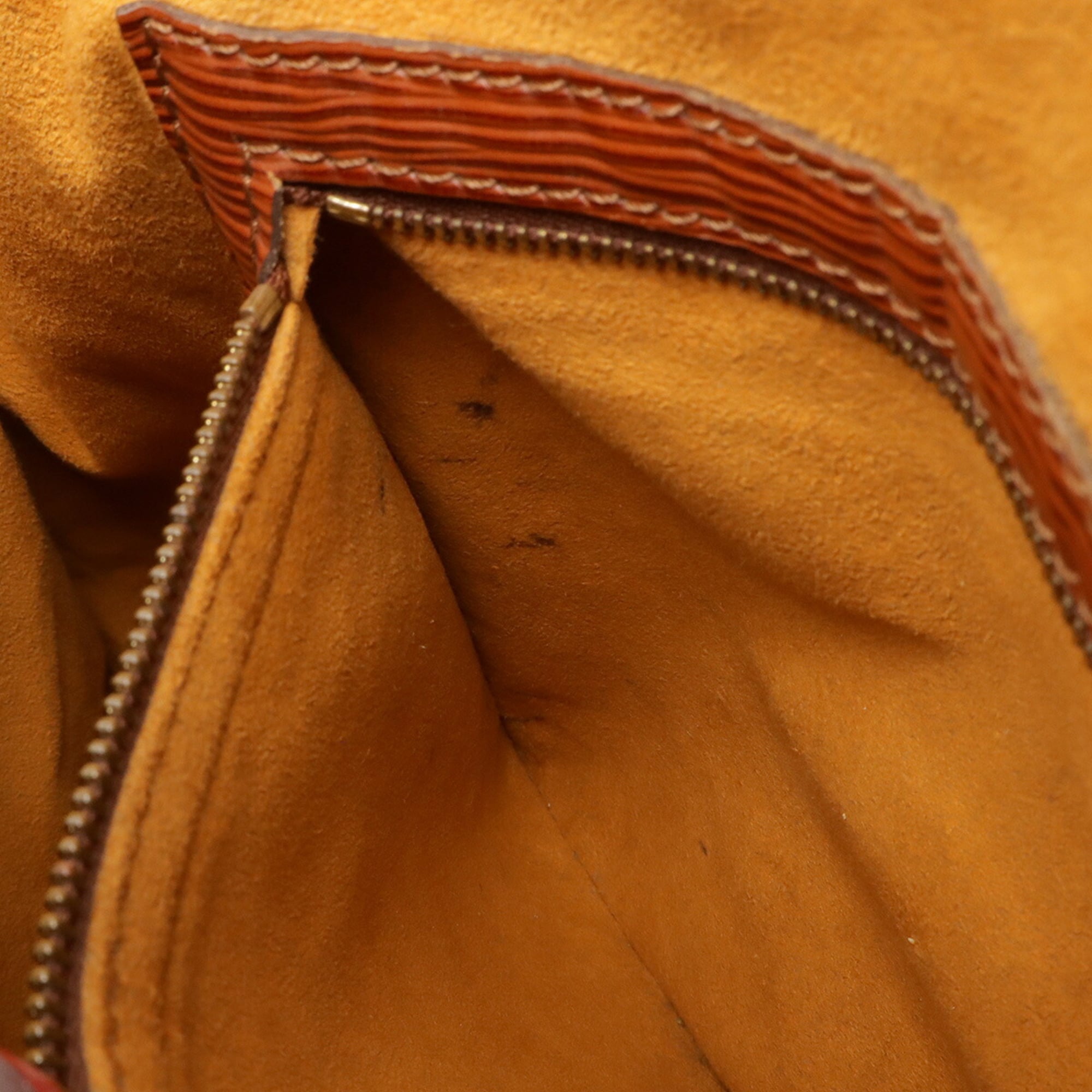 Louis Vuitton Epi Gold Cipango Kenyan Brown Epi Leather Shoulder Bag (Pre-Owned)