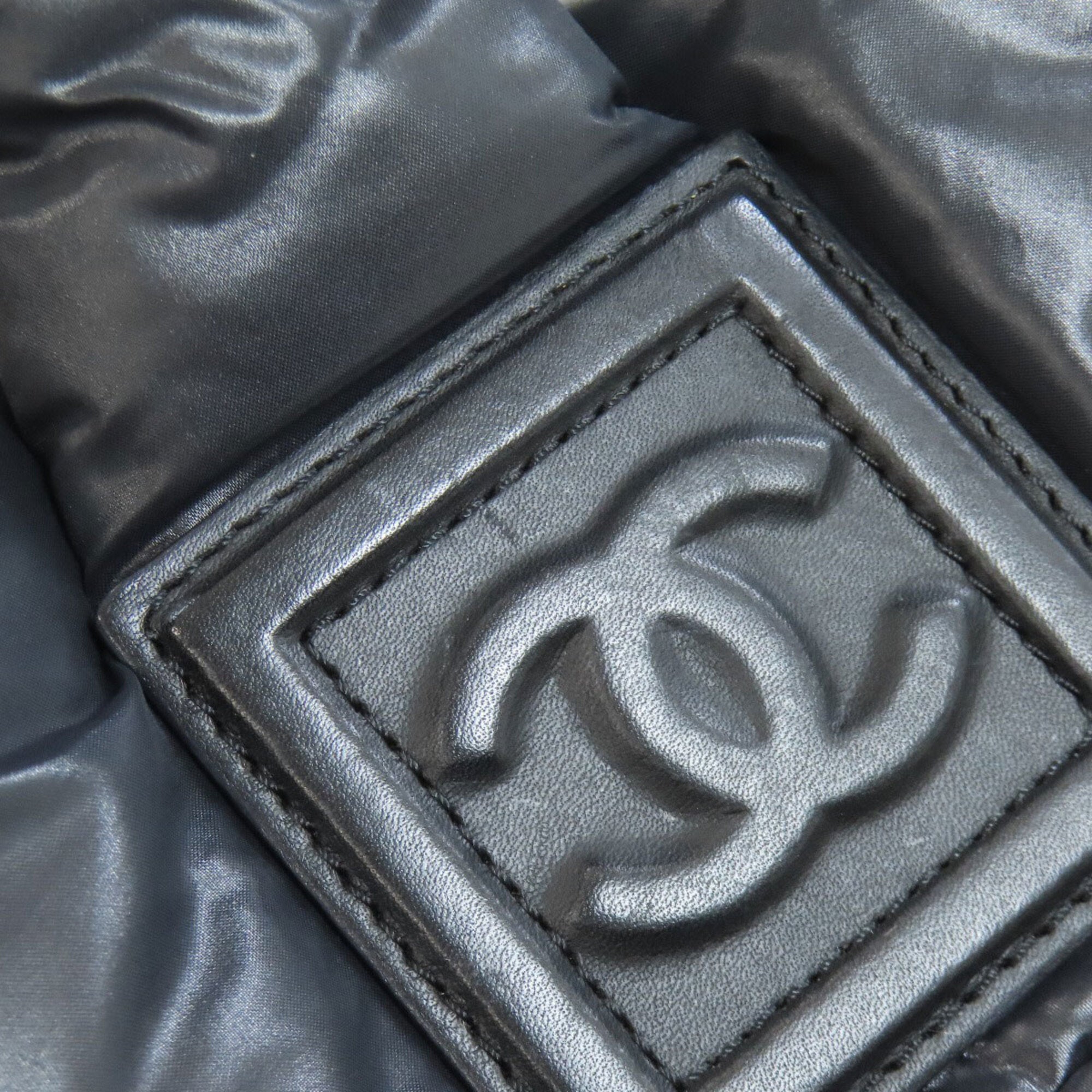 Chanel Black Nylon Tote Bag (Pre-Owned)