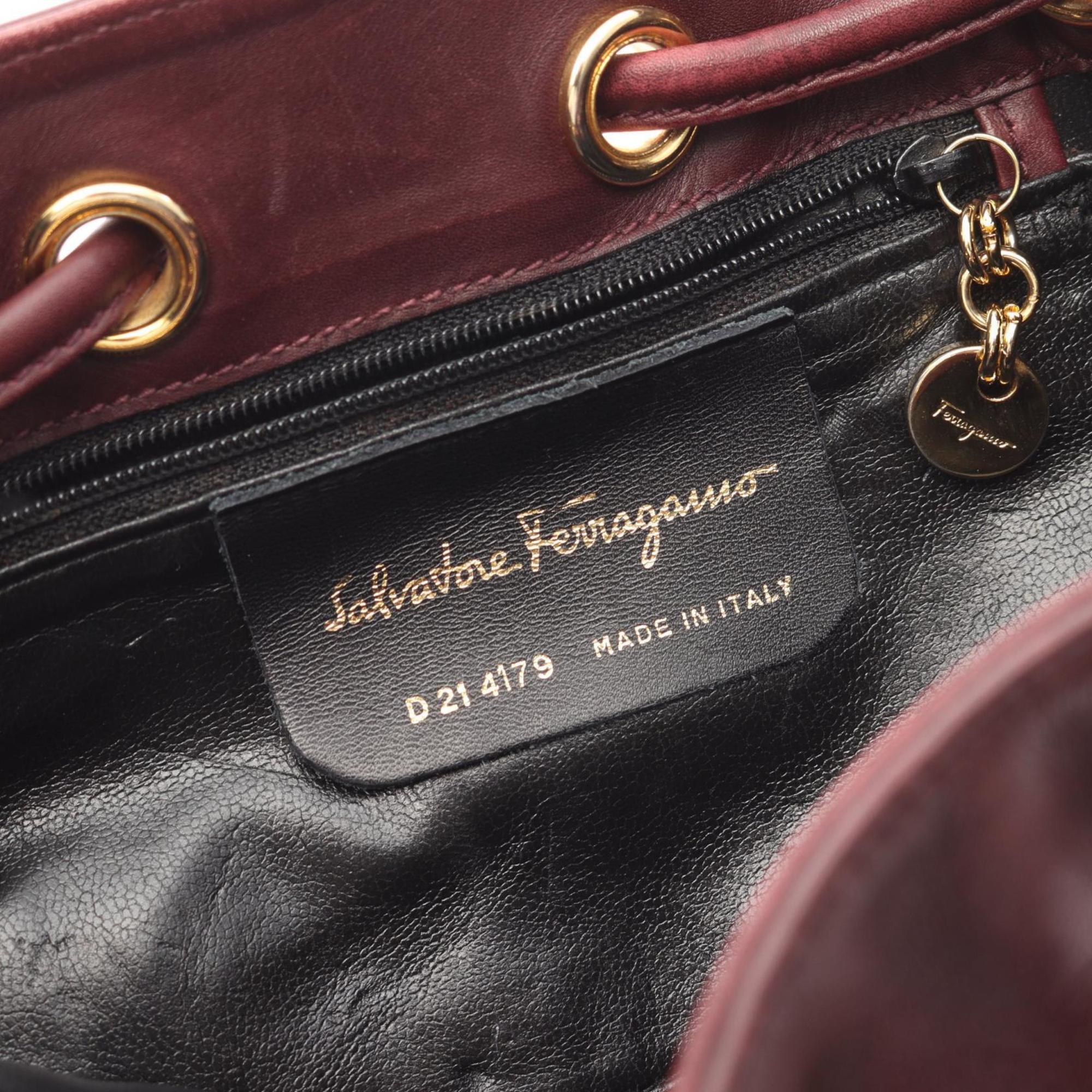 Salvatore Ferragamo Bordeaux Leather Shoulder Bag (Pre-Owned)
