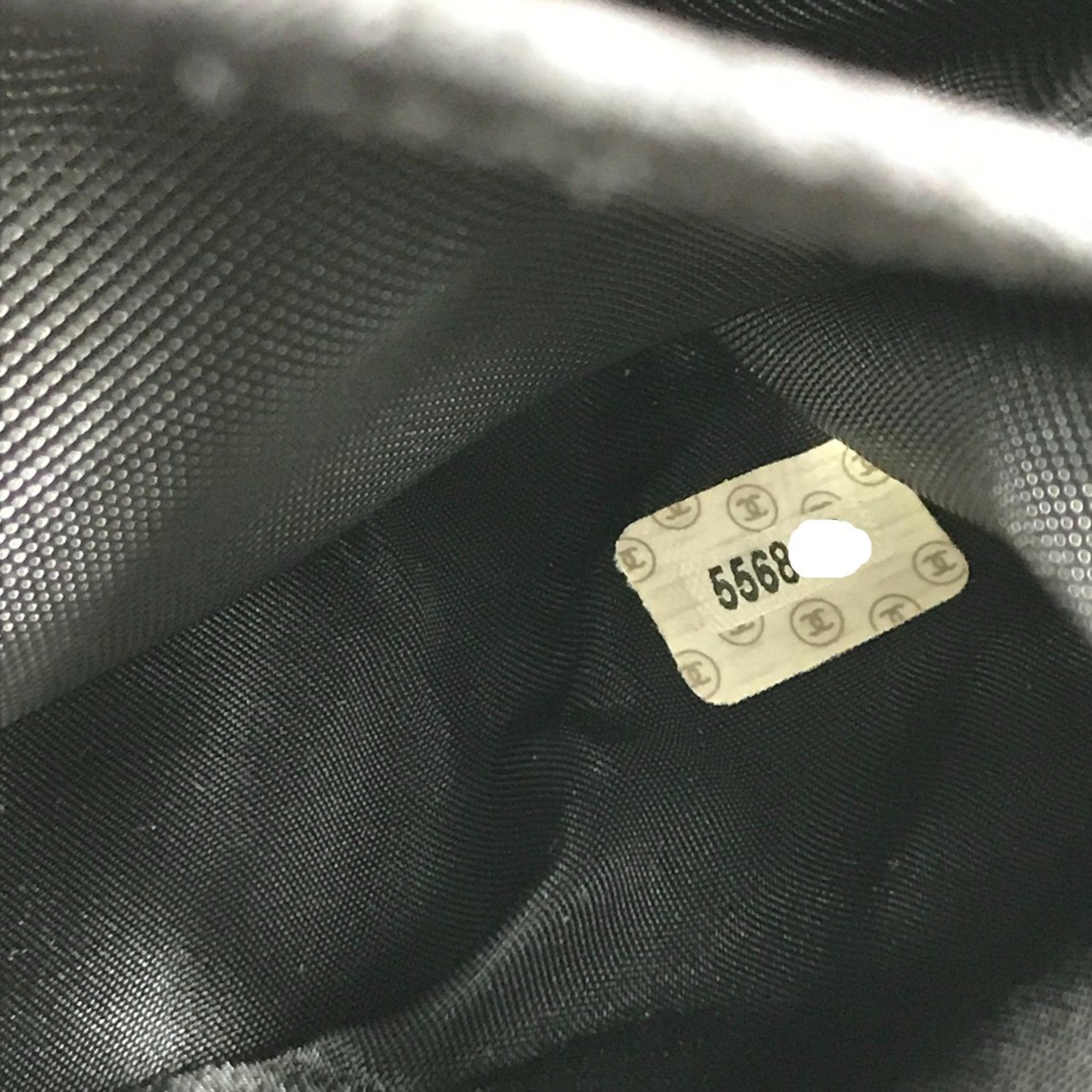 Chanel Black Leather Handbag (Pre-Owned)