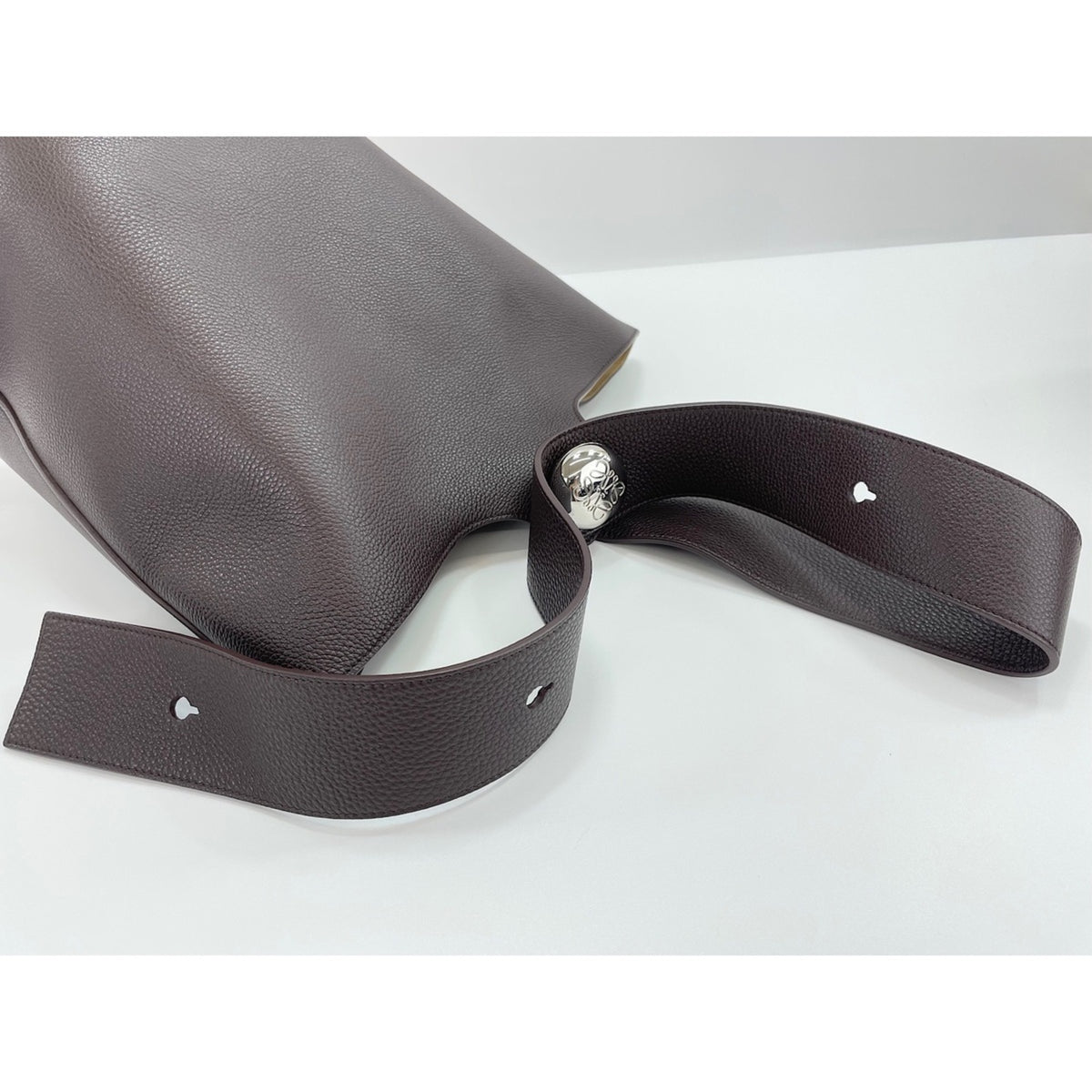 Loewe Brown Shoulder Bag (Pre-Owned)