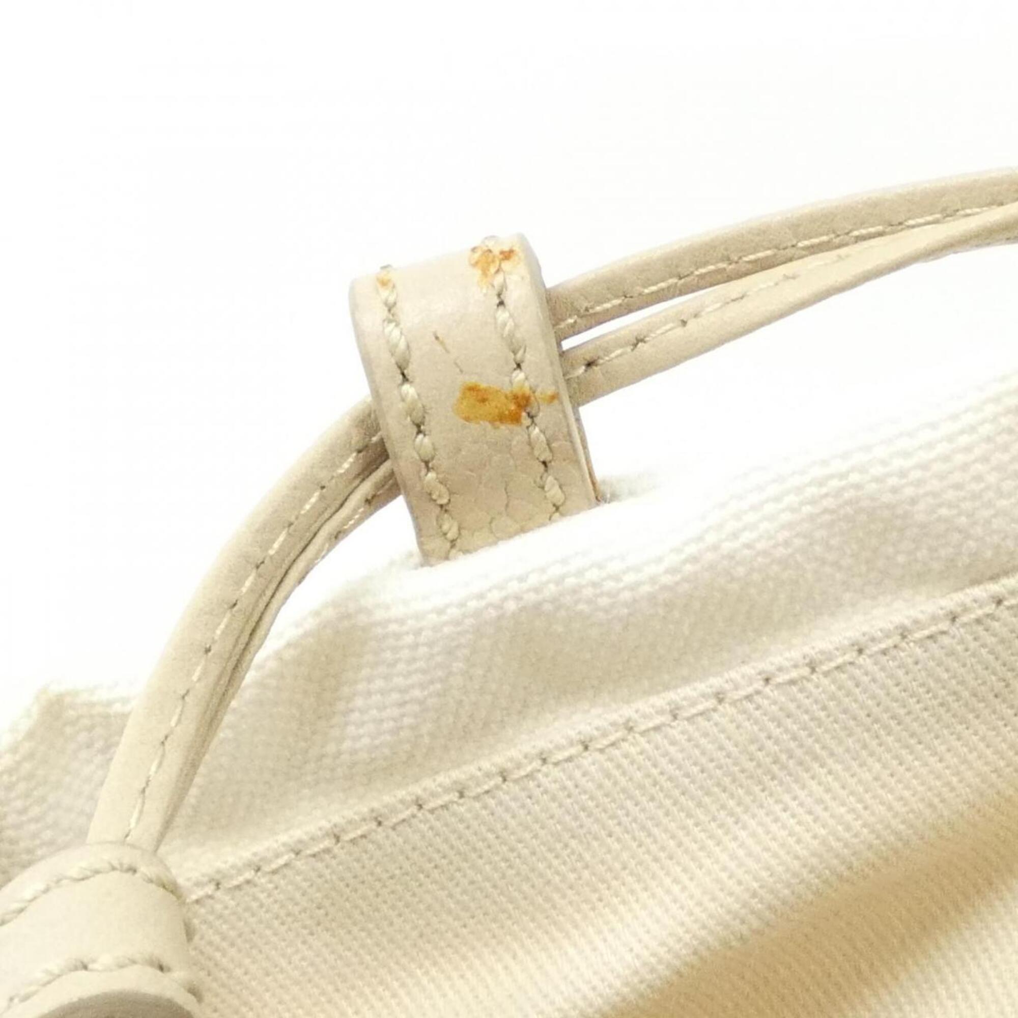 Chanel Beige Straw Grained Calfskin Handbag (Pre-Owned)