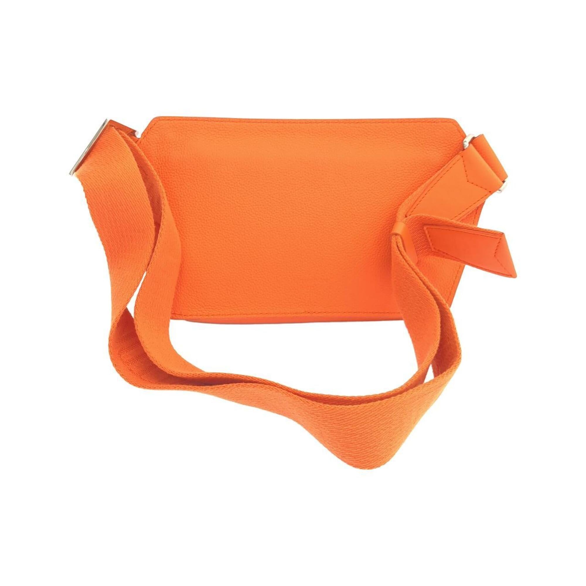 Louis Vuitton Orange Leather Shoulder Bag (Pre-Owned)