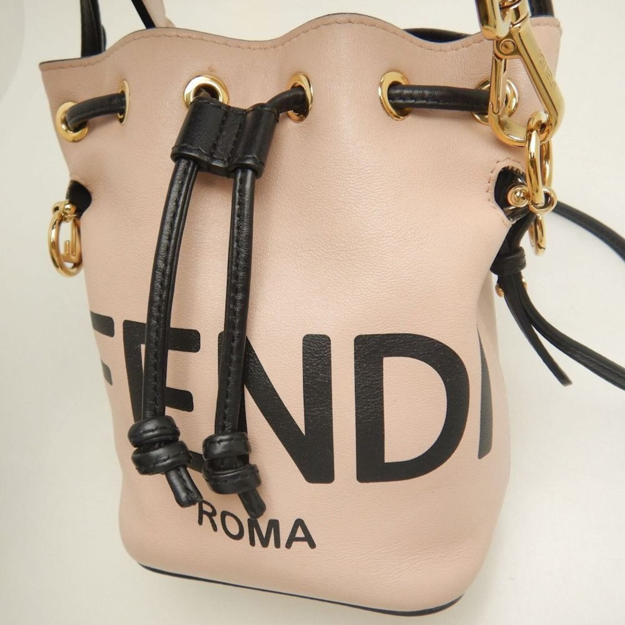 Fendi Black Pink Leather Shoulder Bag (Pre-Owned)