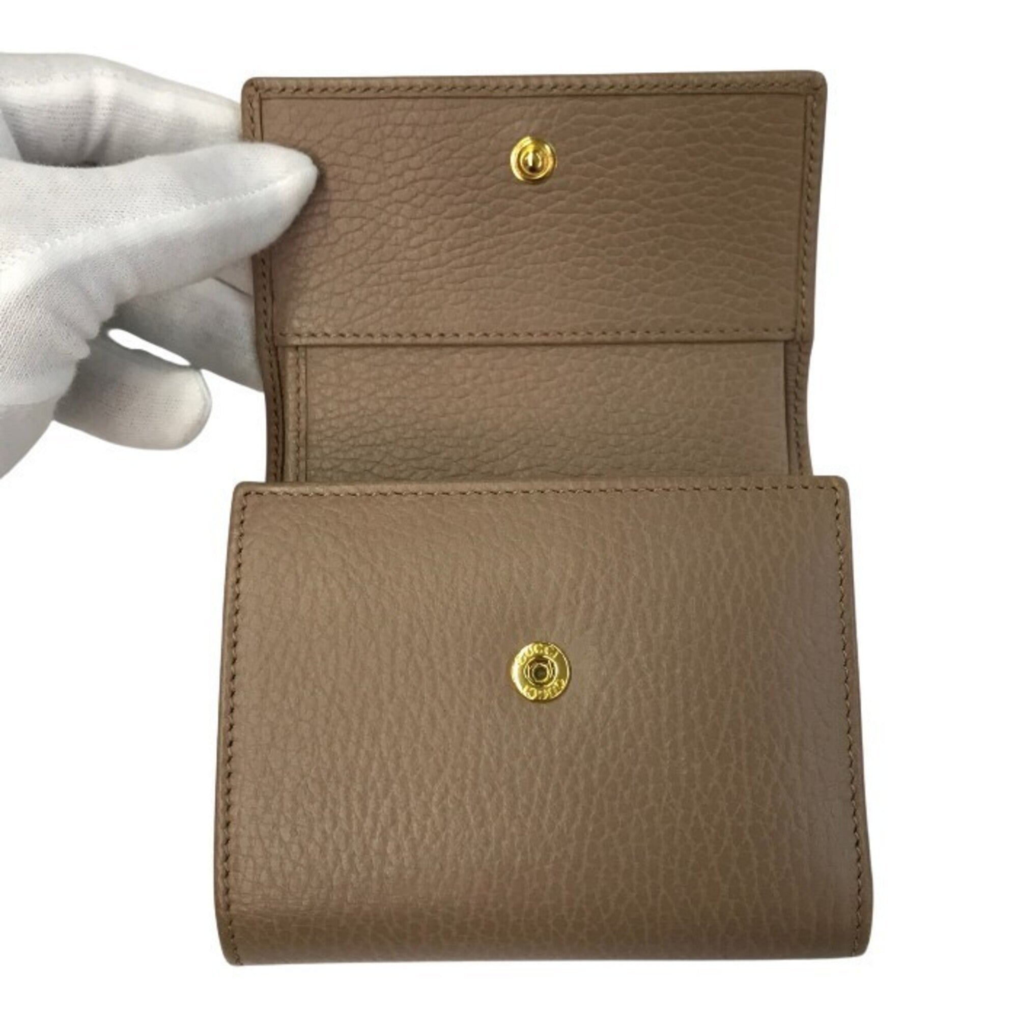 Gucci Beige Leather Wallet (Tri-Fold) (Pre-Owned)