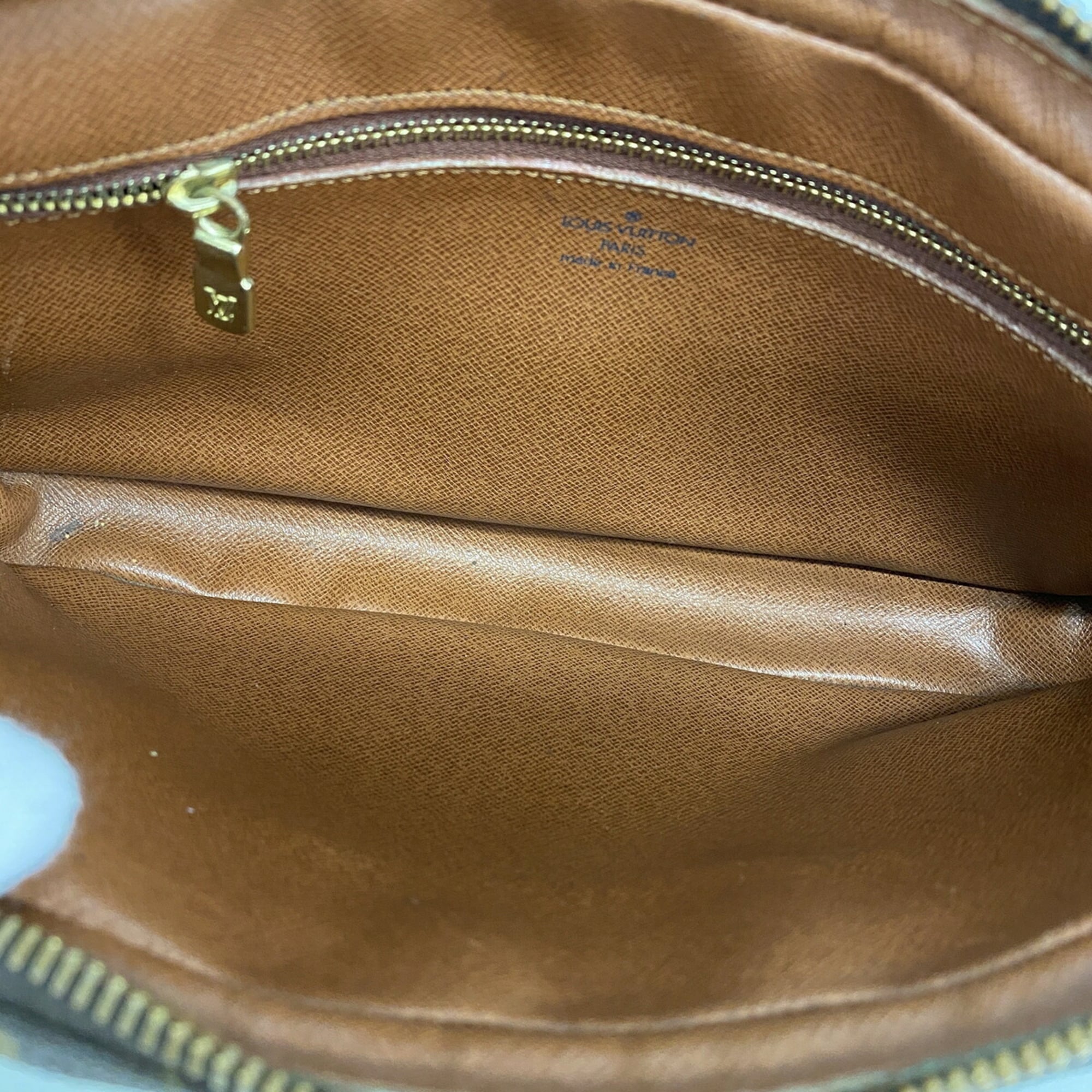 Louis Vuitton Brown Clutch Bag (Pre-Owned)