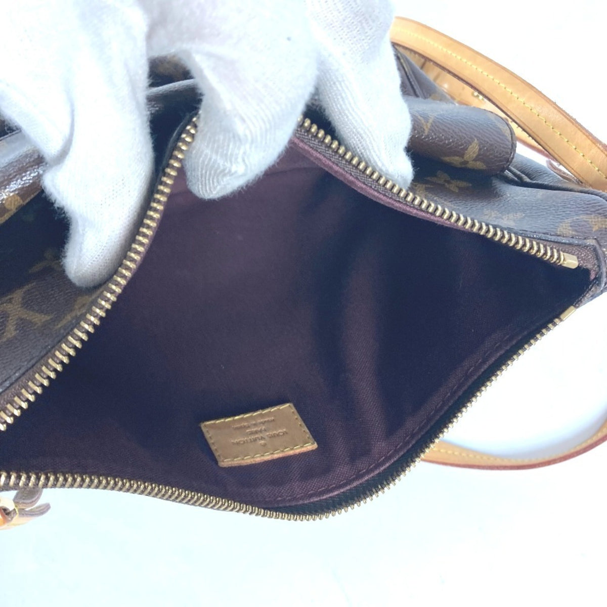 Louis Vuitton Brown Monogram Pochette Shoulder Bag (Pre-Owned)