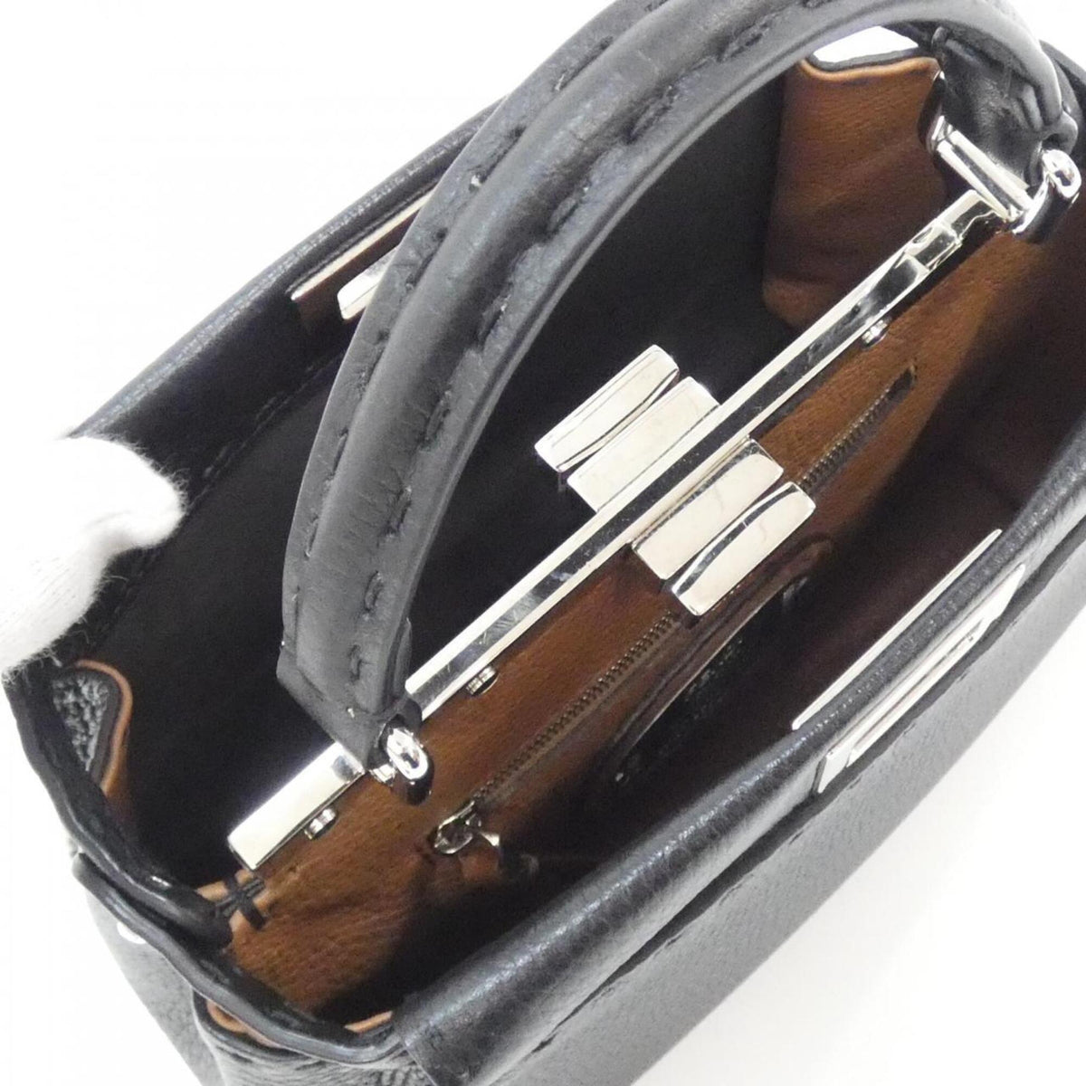 Fendi Black Leather Handbag (Pre-Owned)