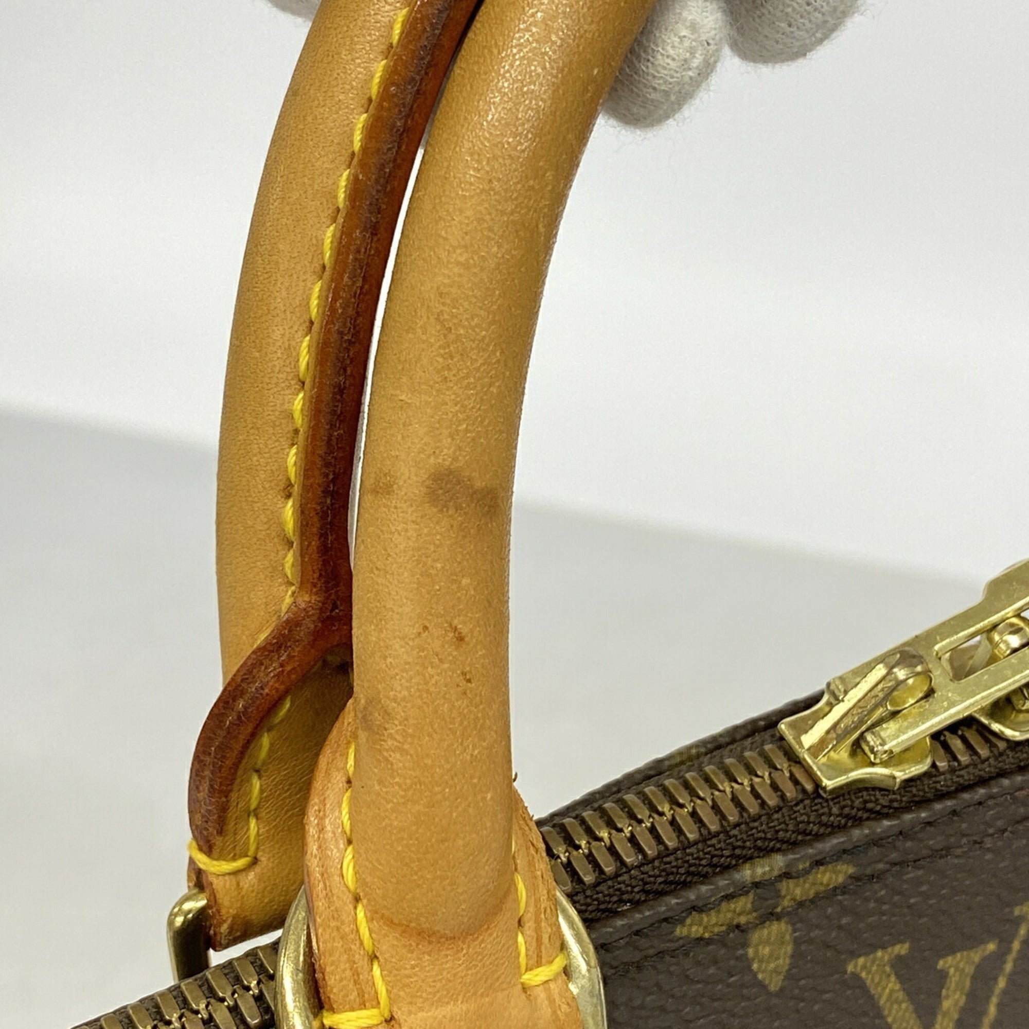Louis Vuitton Brown Handbag (Pre-Owned)