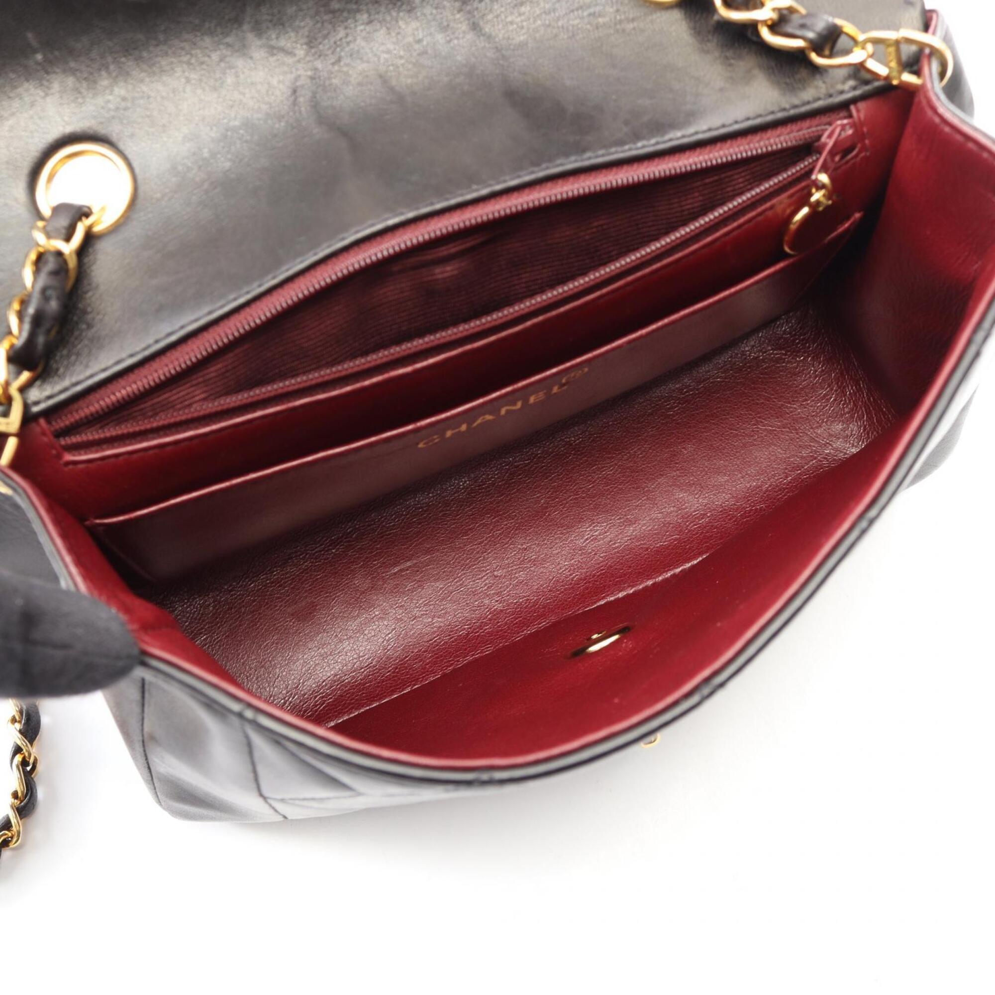 Chanel Matelasse Black Leather Handbag Shoulder Bag (Pre-Owned)
