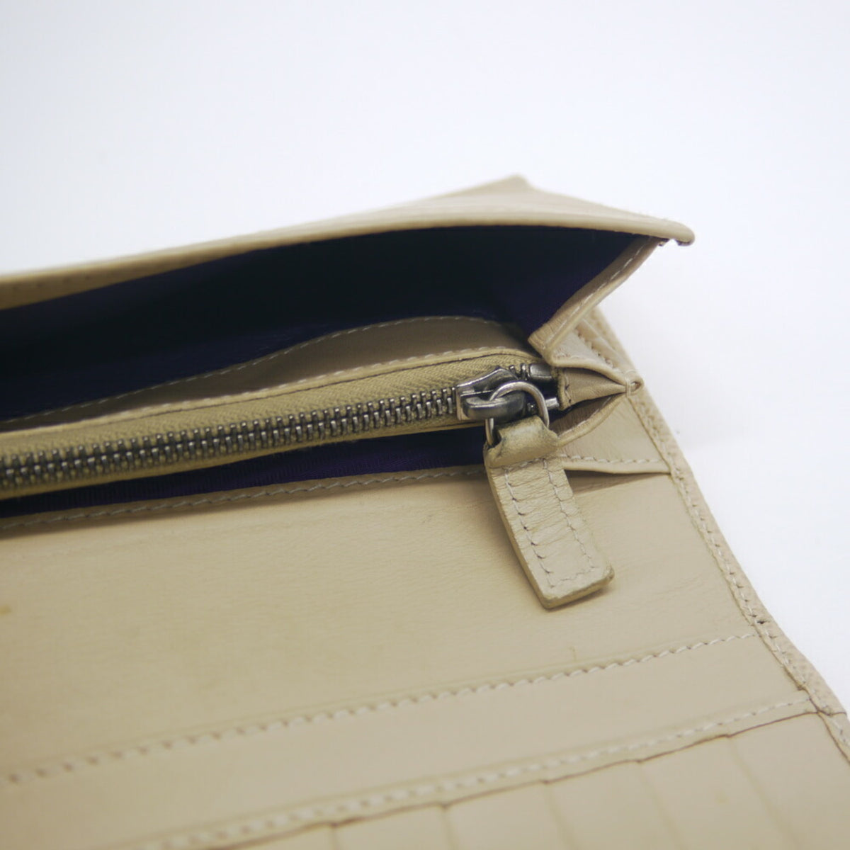 Bvlgari Beige Leather Long Wallet (Bi-Fold) (Pre-Owned)