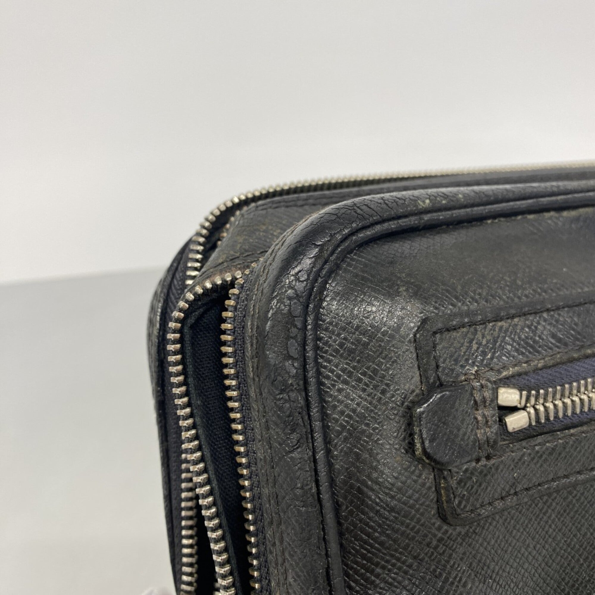 Louis Vuitton Ardoise Clutch Bag (Pre-Owned)