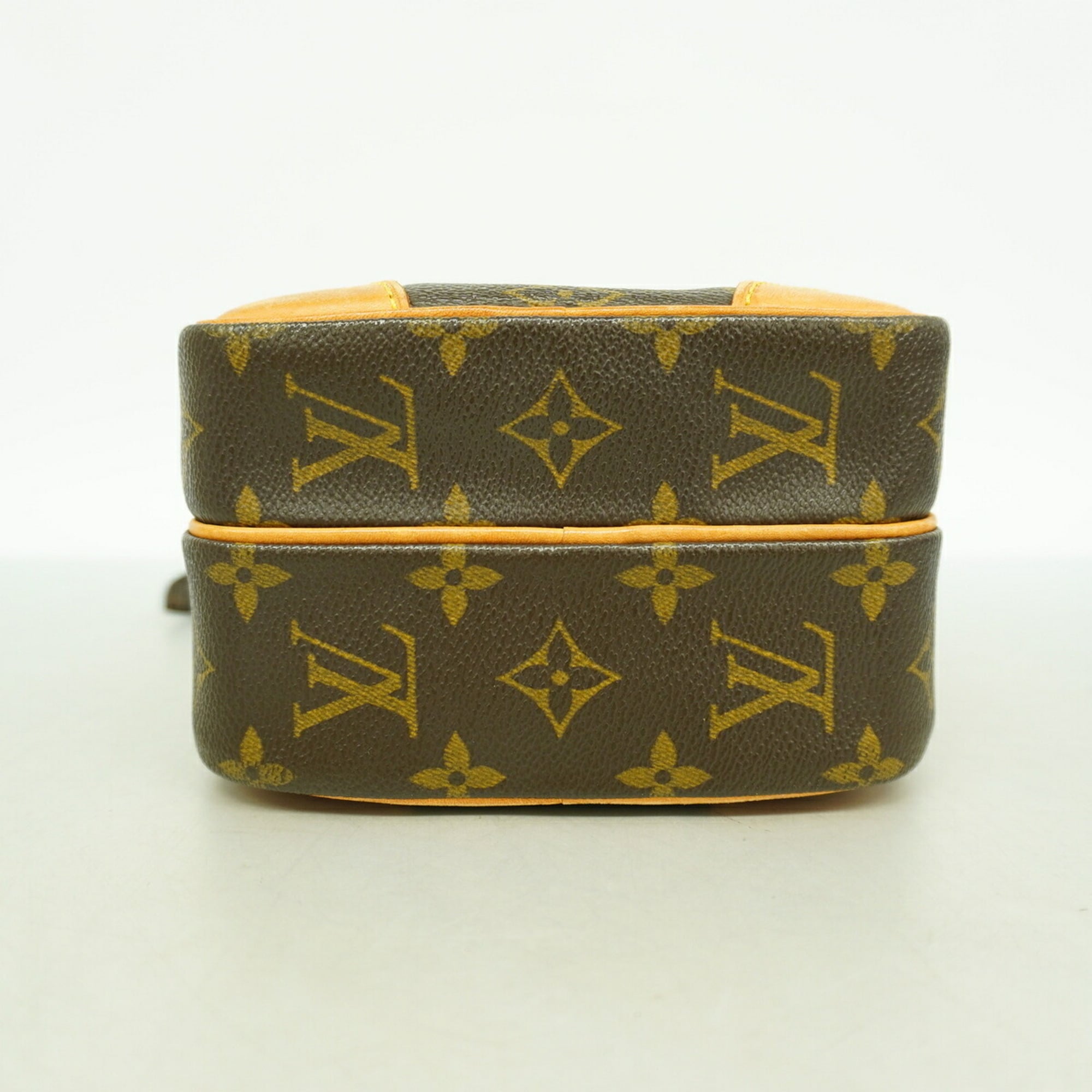 Louis Vuitton Brown Shoulder Bag (Pre-Owned)