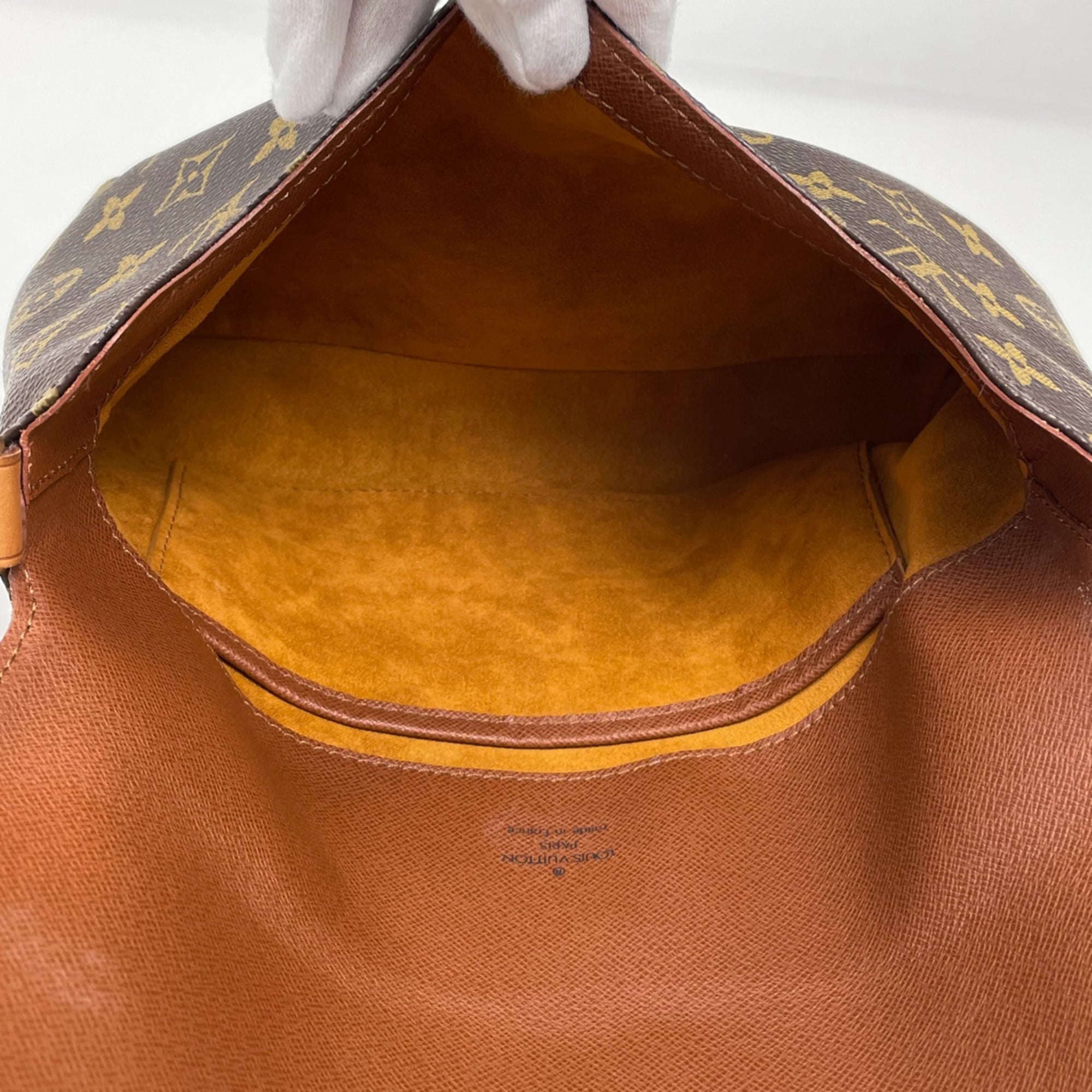 Louis Vuitton Brown Monogram Monogram Shoulder Bag (Pre-Owned)