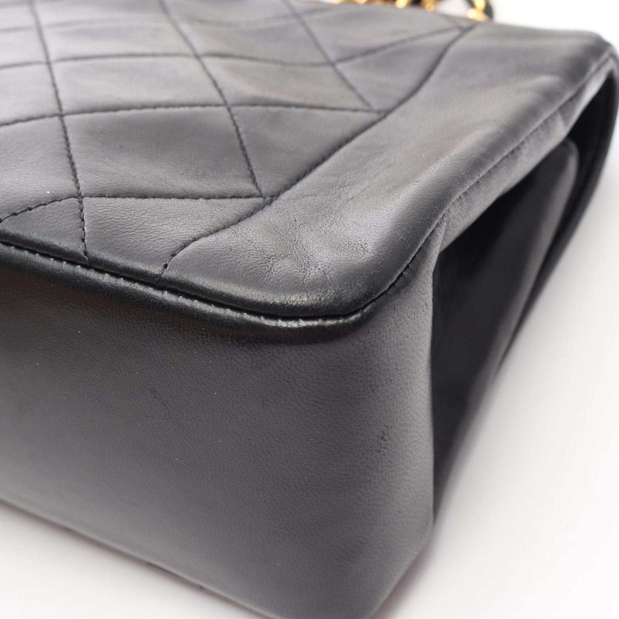 Chanel Black Leather Handbag Shoulder Bag (Pre-Owned)
