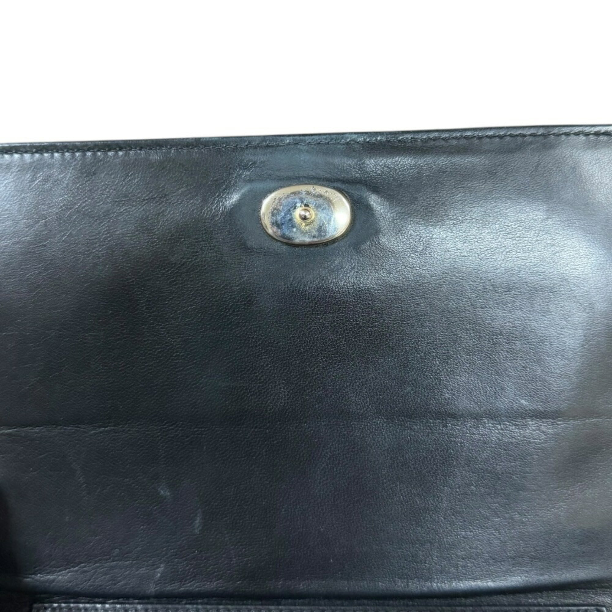 Chanel Black Leather Shoulder Bag (Pre-Owned)
