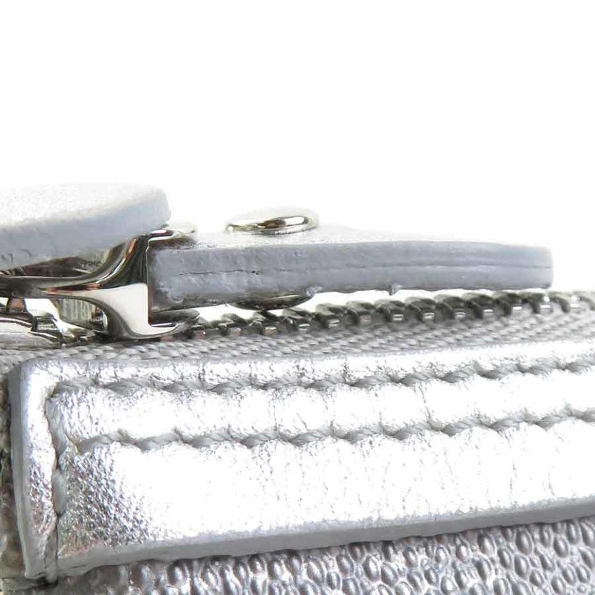 Salvatore Ferragamo Silver Leather Handbag (Pre-Owned)