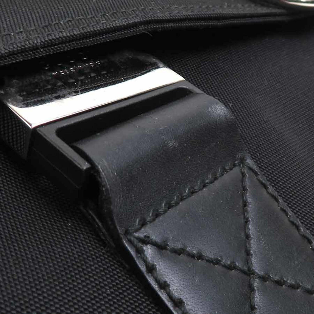 Gucci Black Nylon Leather Shoulder Bag (Pre-Owned)