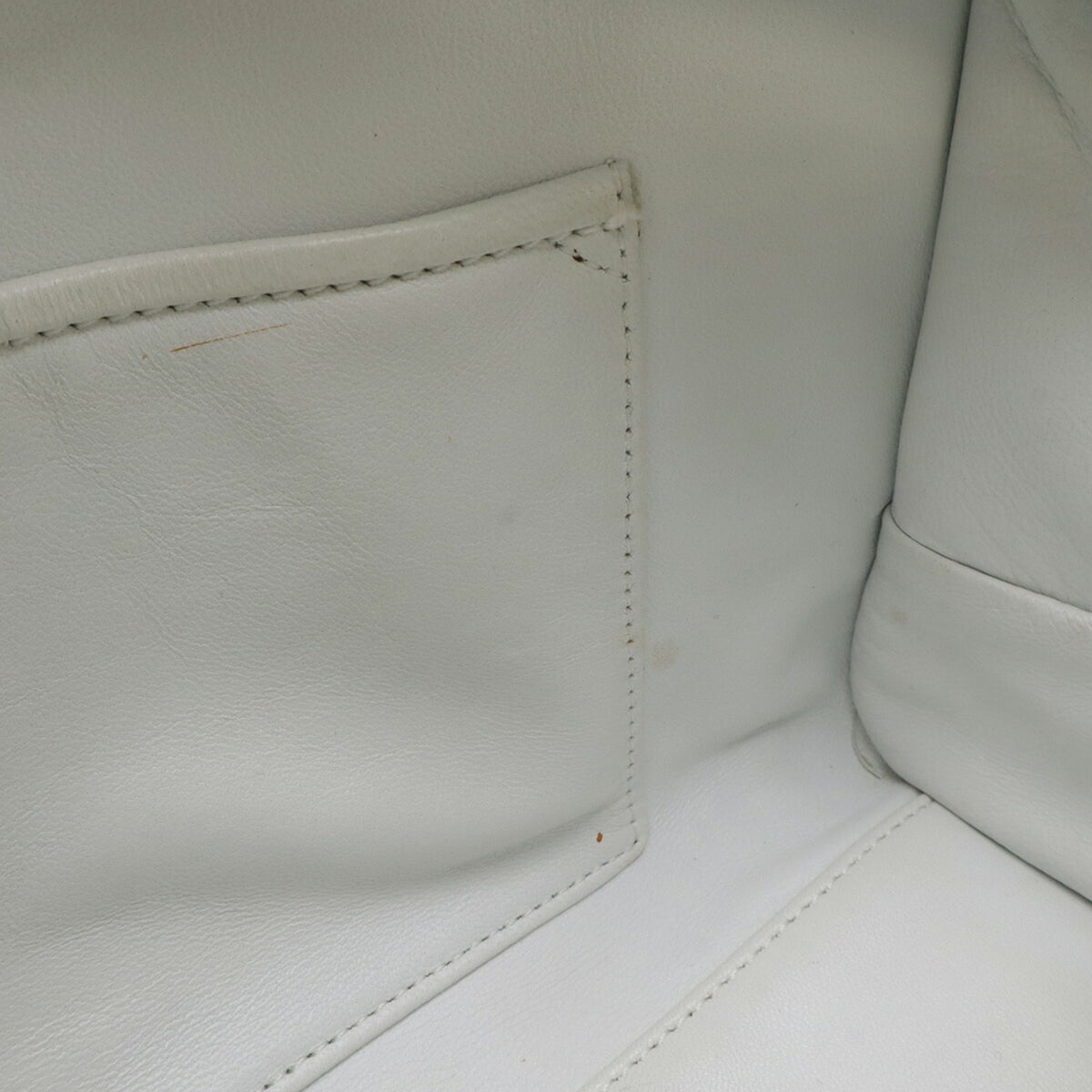 Loewe Ivory Leather Handbag Shoulder Bag (Pre-Owned)