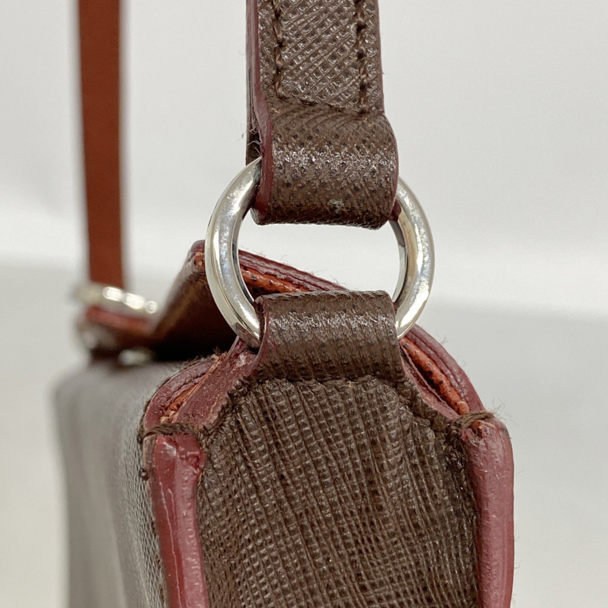 Salvatore Ferragamo Brown Leather Shoulder Bag (Pre-Owned)