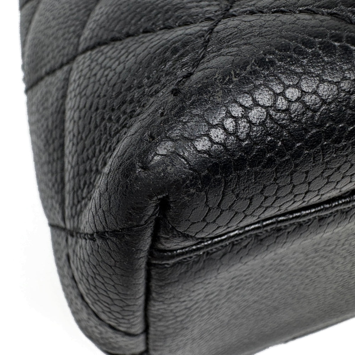Chanel Matelasse Black Grained Calfskin Handbag (Pre-Owned)