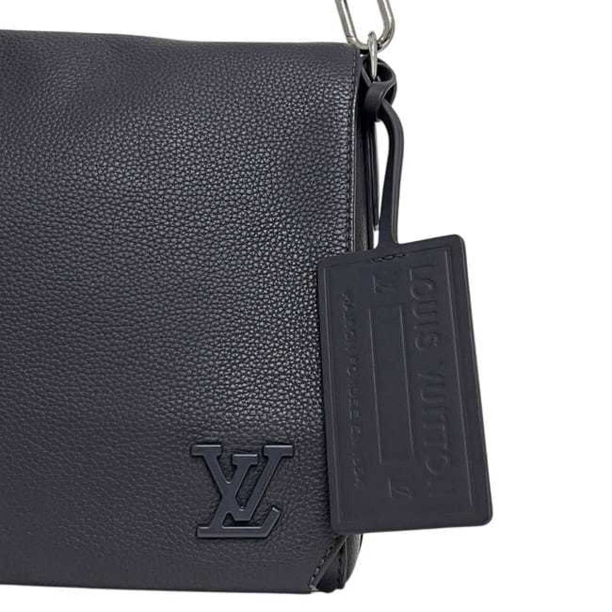 Louis Vuitton Navy Leather Shoulder Bag (Pre-Owned)
